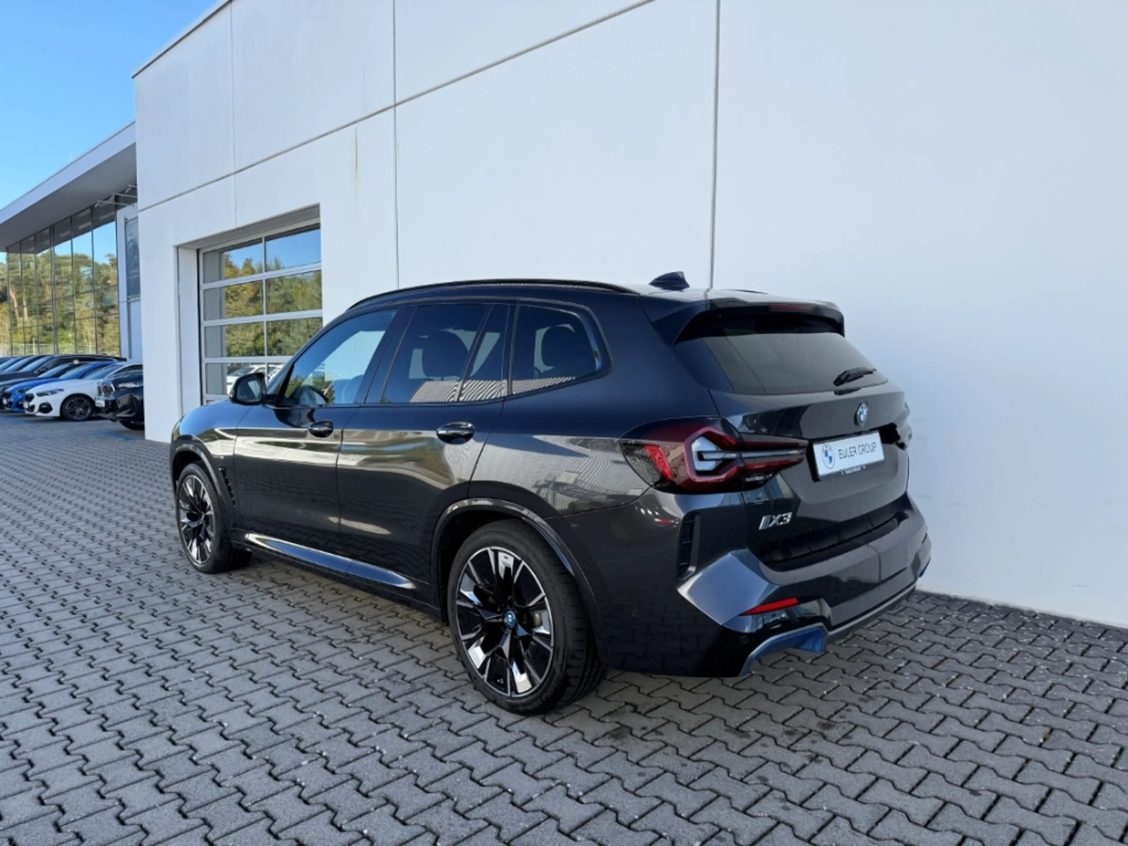 BMW iX3 M-Sport Impressive Sportpaket HUD AD AHK-klappbar — photo 4