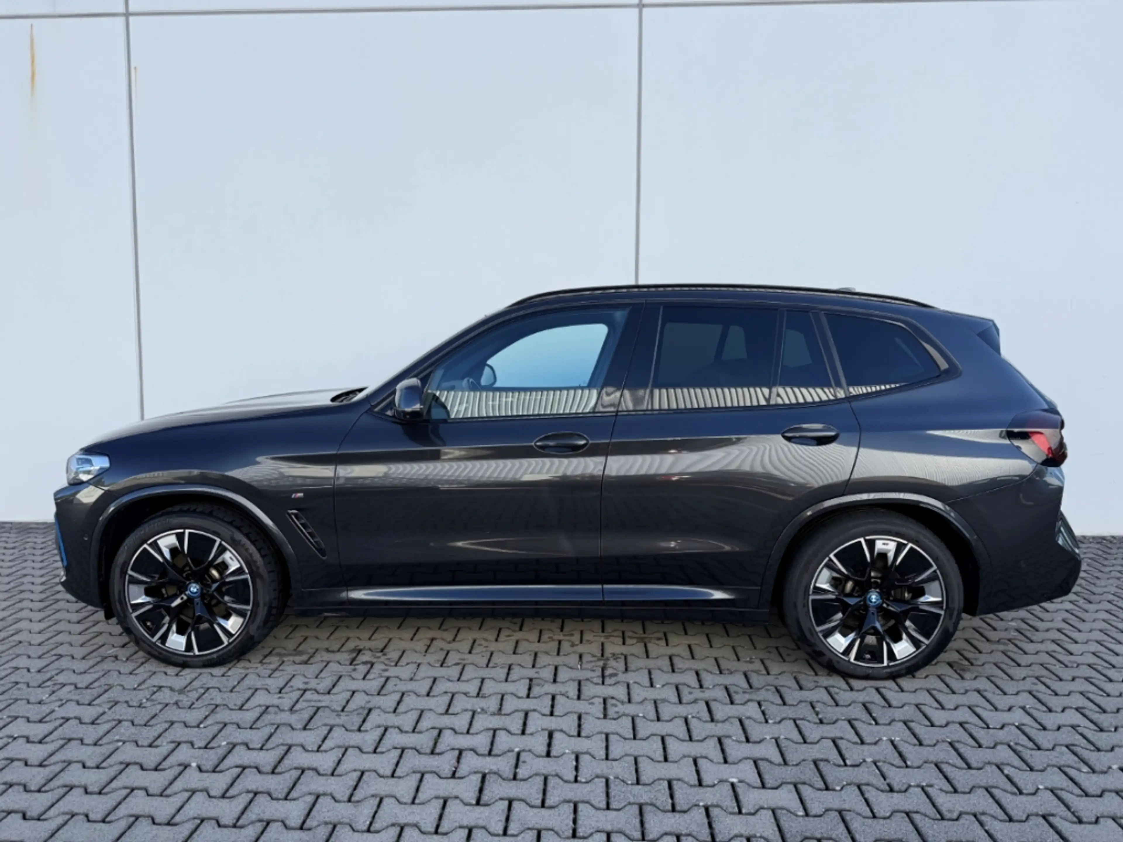 BMW iX3 M-Sport Impressive Sportpaket HUD AD AHK-klappbar — photo 3