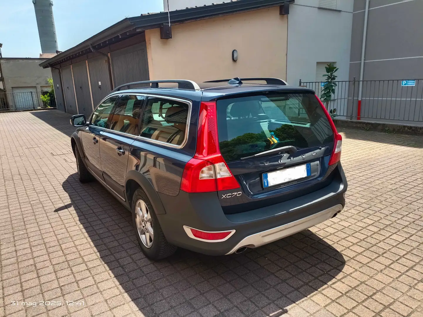 Volvo XC70 2.4 d4 ved (d3) Kinetic awd - 1