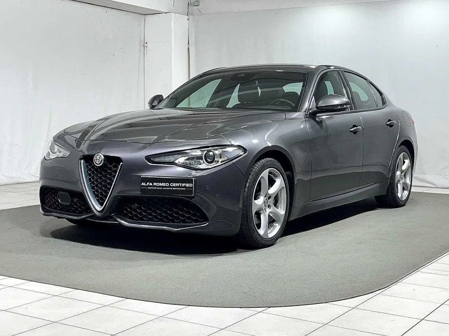 Alfa Romeo Giulia 2.2 Turbodiesel 160 CV AT8 Super Grigio - 1