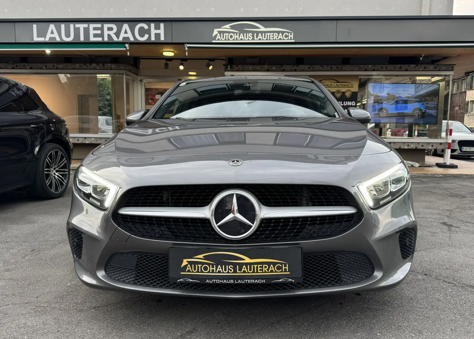 Mercedes-Benz A 160 A 160 *WIDESCREEN *KAMERA *NAVI *LED *SHZ *AHK Grau - 2