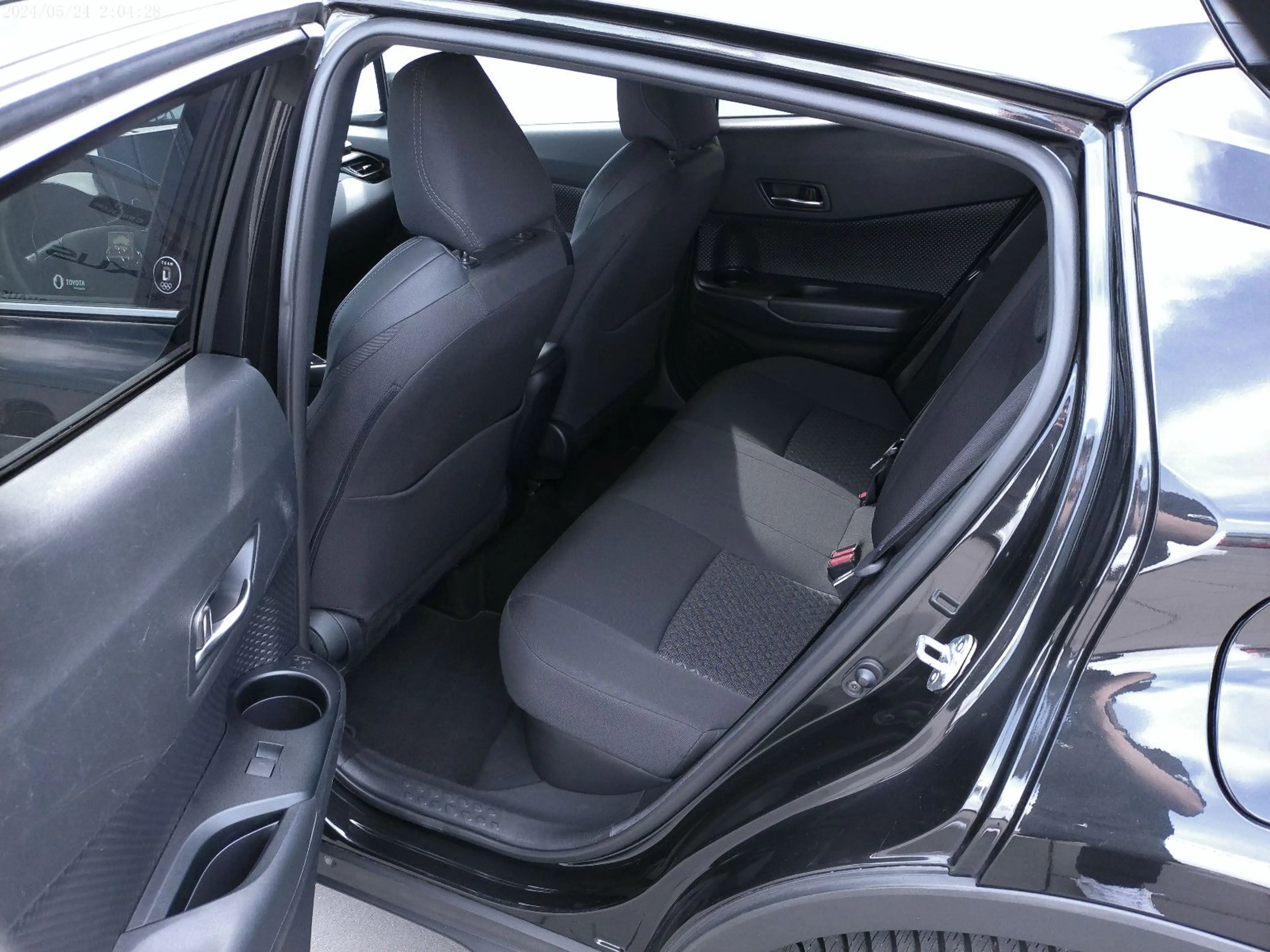 Toyota C-HR Hybrid Team D — photo 7