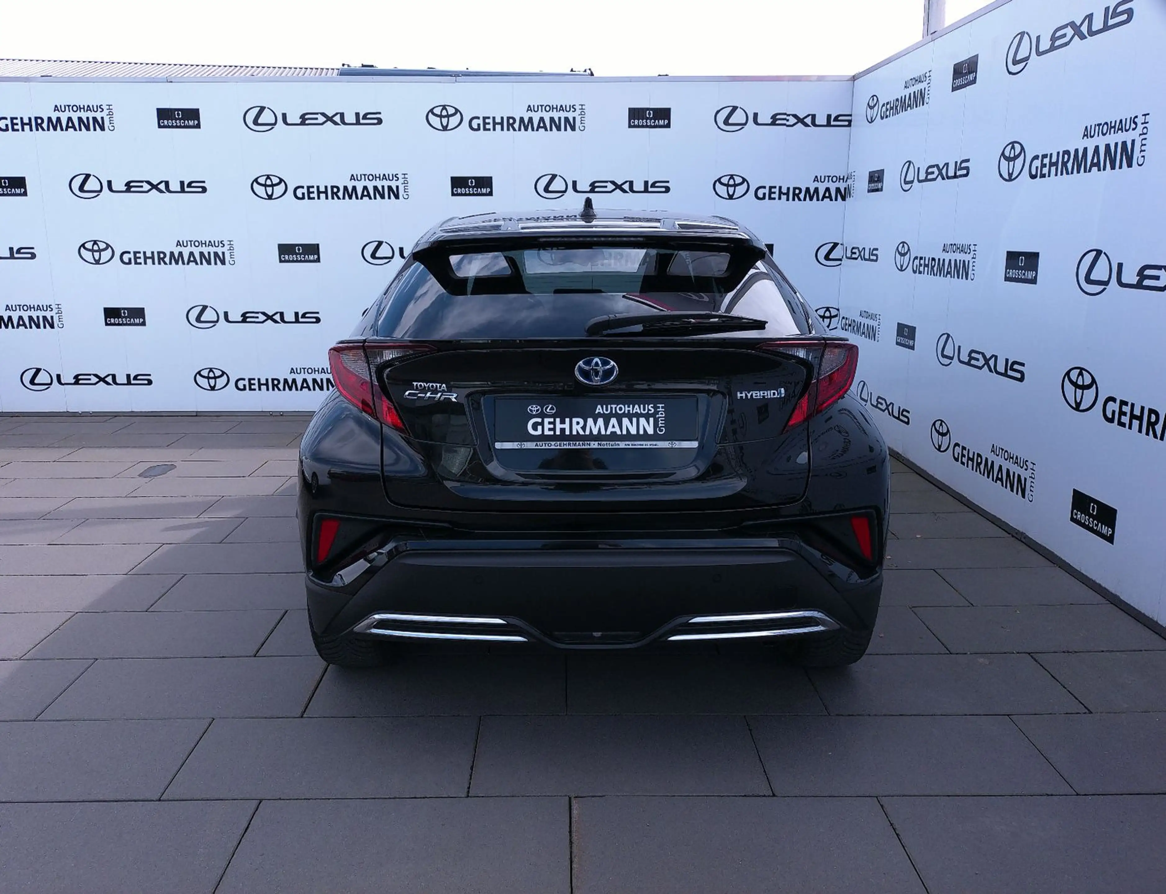 Toyota C-HR Hybrid Team D — photo 4