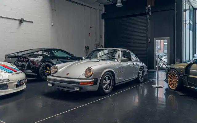 Porsche 911 Carrera 2.7