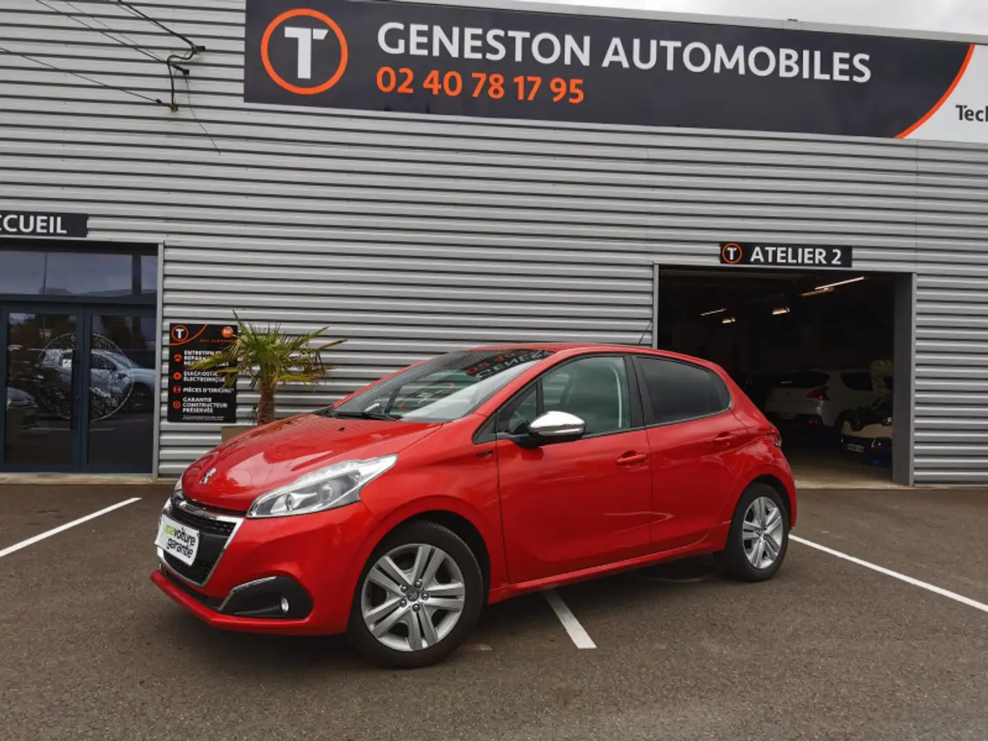 Peugeot 208 1.2 PURETECH 82CH E6.C SIGNATURE 5P Rouge - 1