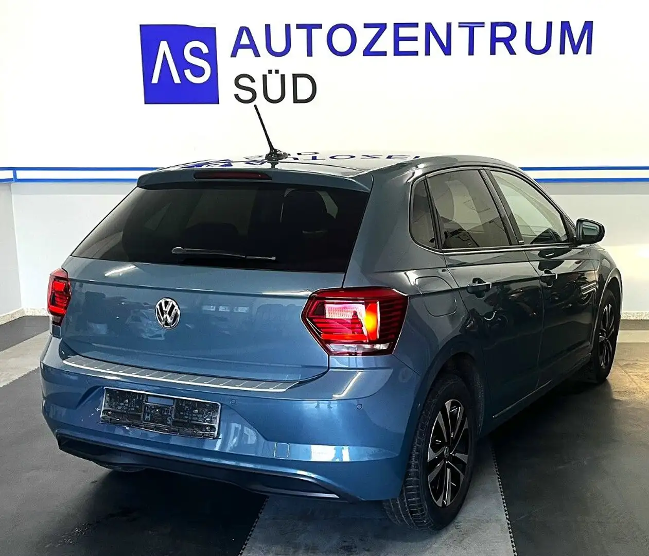 Volkswagen Polo IQ.Drive Azul - 2