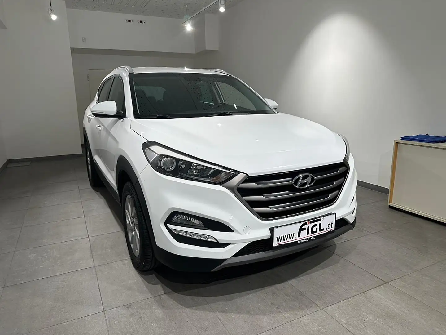 Hyundai TUCSON Tucson 1,7 CRDI Start-Stopp Go Weiß - 2