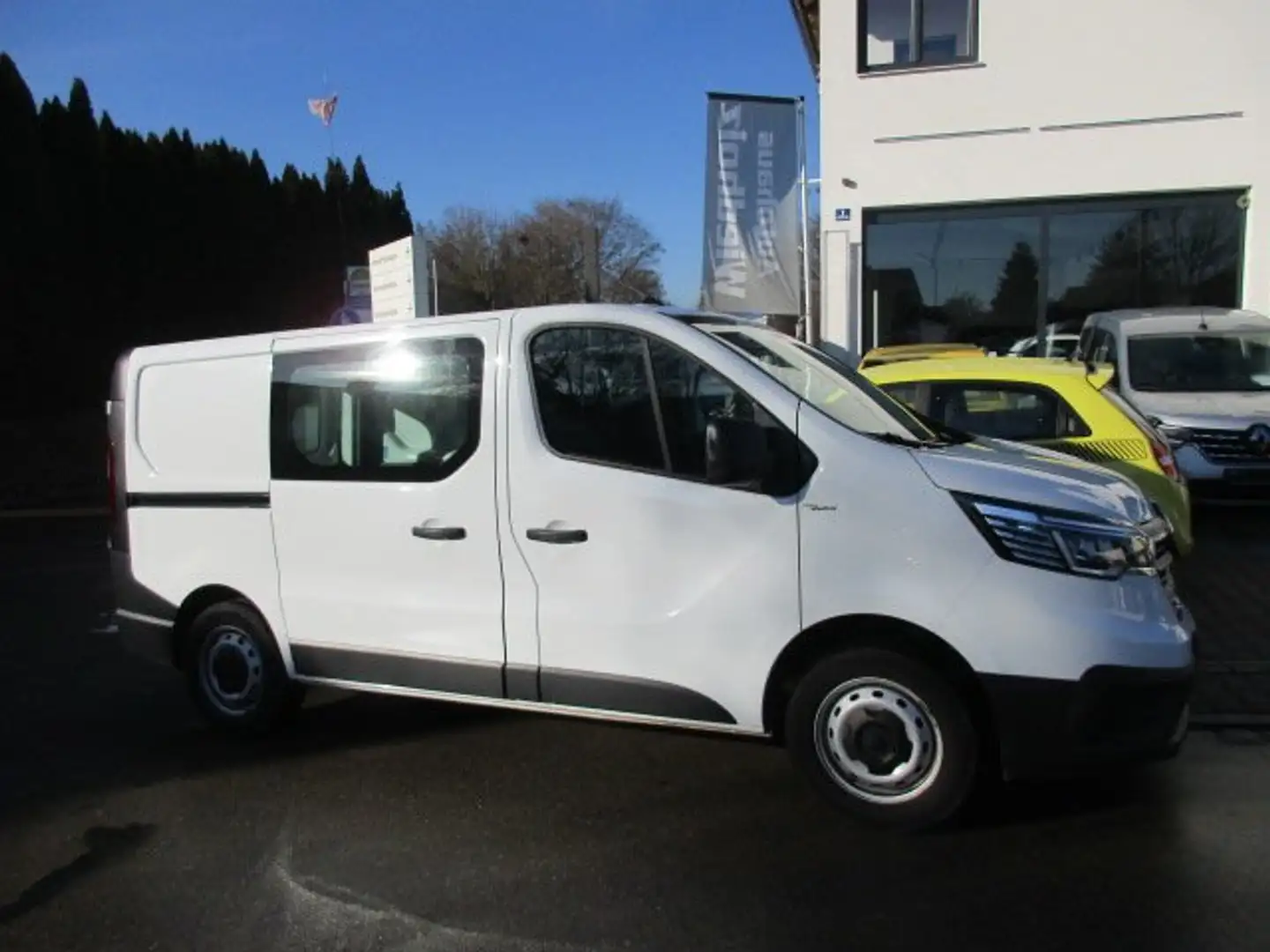 Renault Trafic L1H1 3,0t Komfort 2.0 dci 130 Klima PDC Bluetooth Blanc - 1