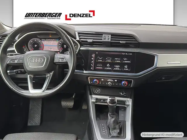 Audi Q3 view 7