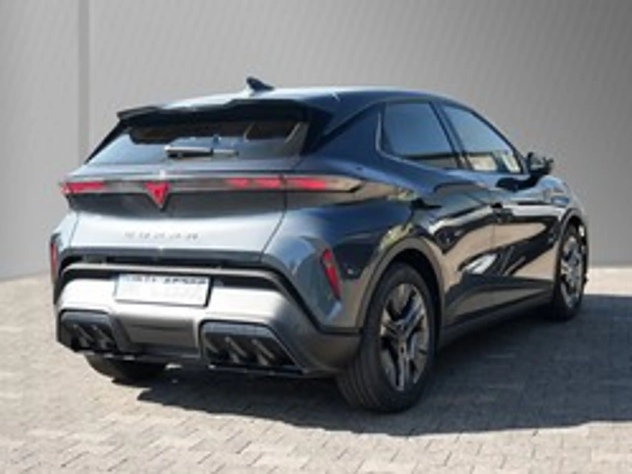 CUPRA Raval Endurance Launch Edition Dynamic — photo 3