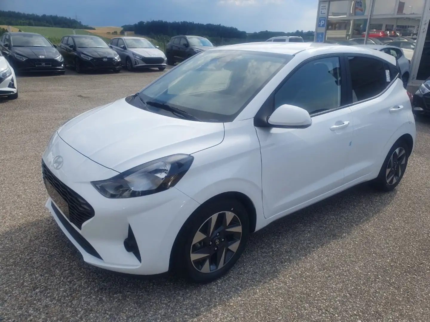 Hyundai i10 GO Plus 1,0 MT a Weiß - 1