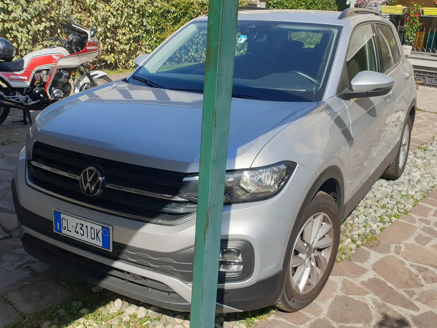 Volkswagen T-Cross 1.0 TSI Style 110cv DSG Срібний - 2