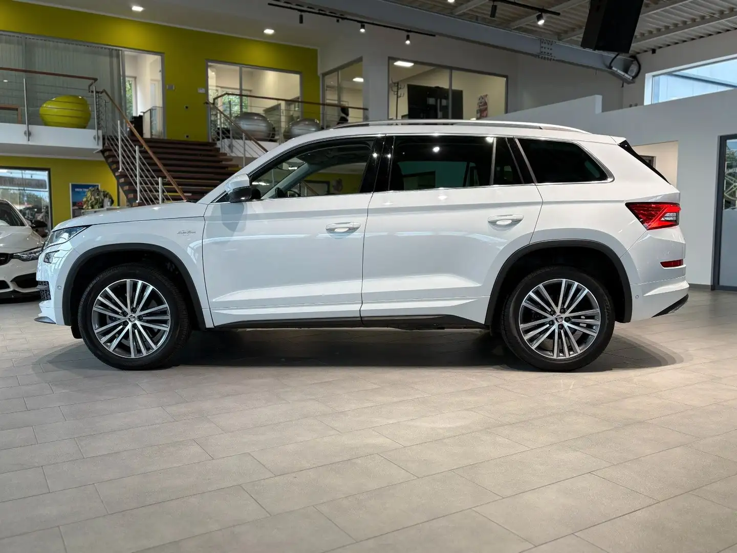 Skoda Kodiaq L&K 4x4 SBL*360°*Canton*Business* Weiß - 2
