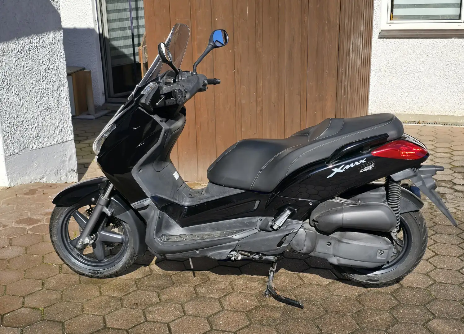 Yamaha X-Max 125 mit neuem Motor bei 13.800 Negro - 1