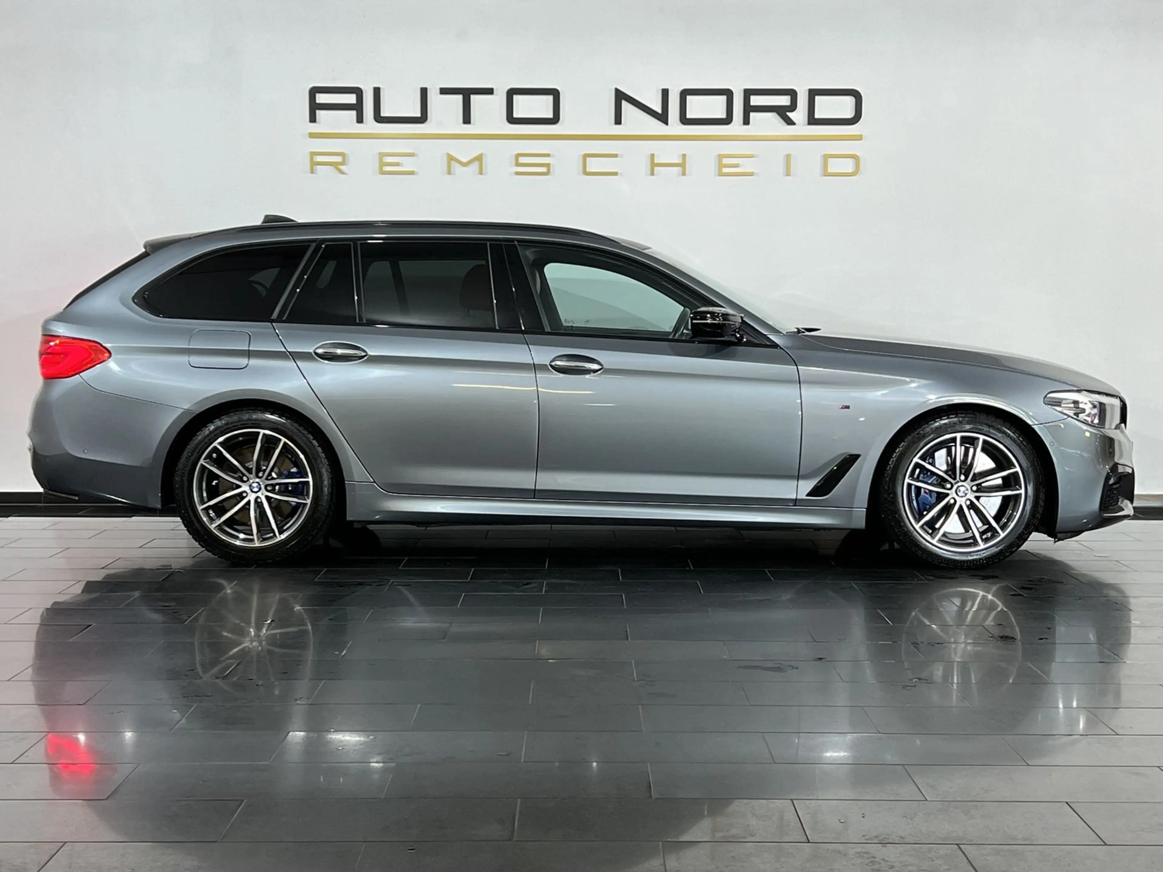 BMW 540 i xDrive Touring M-Sport*Leder*LED*Garantie* — photo 4