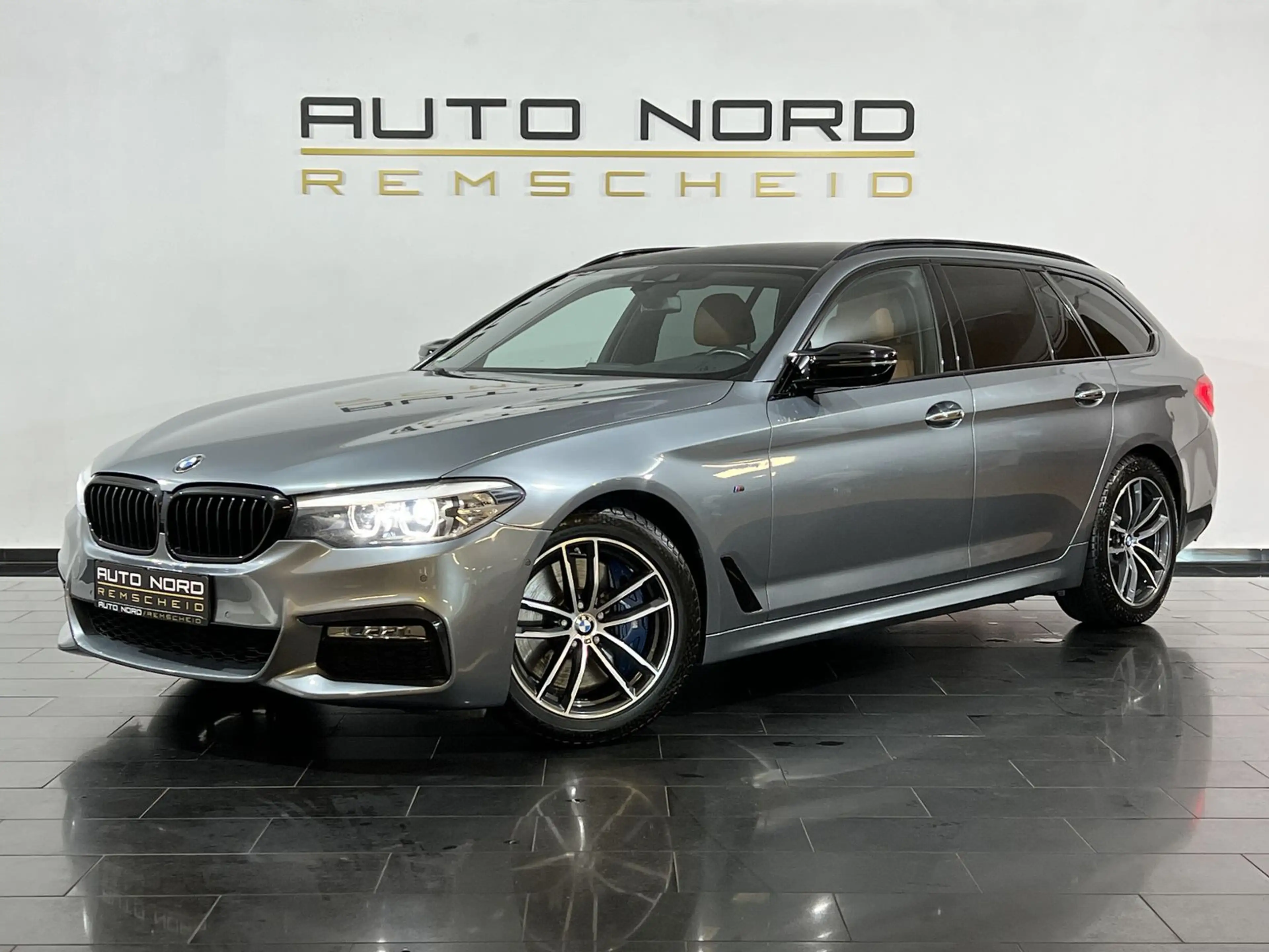 BMW 540 i xDrive Touring M-Sport*Leder*LED*Garantie*