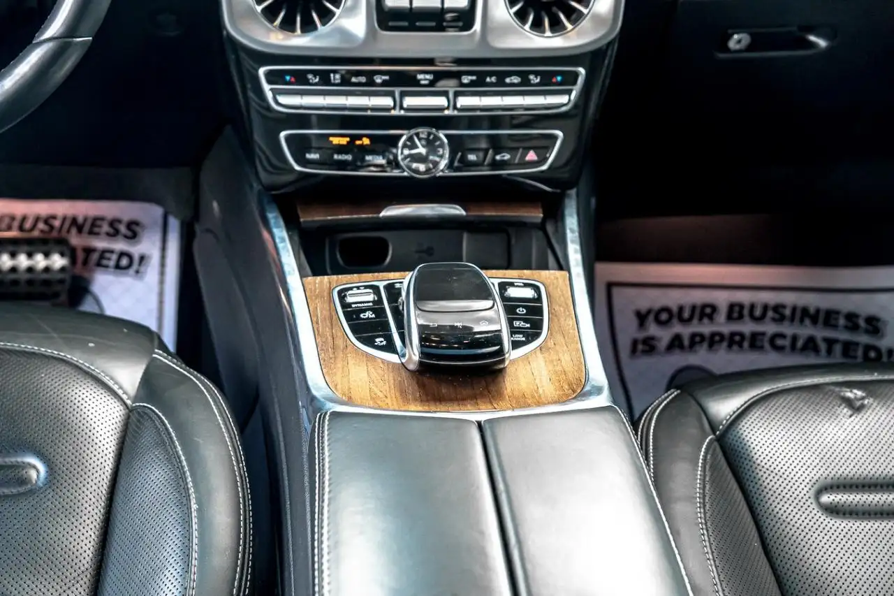 Mercedes-Benz G-Class снимка Mercedes-Benz G-Class