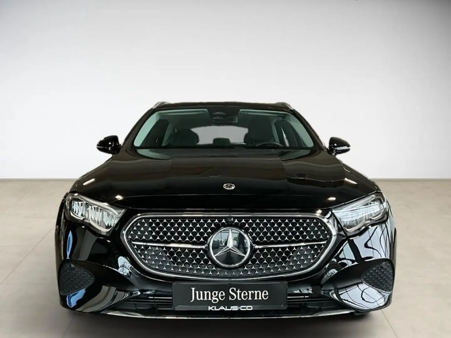 Mercedes-Benz E 220 d Avantgarde T-Modell SpurW PDC SHZ LED Negro - 2
