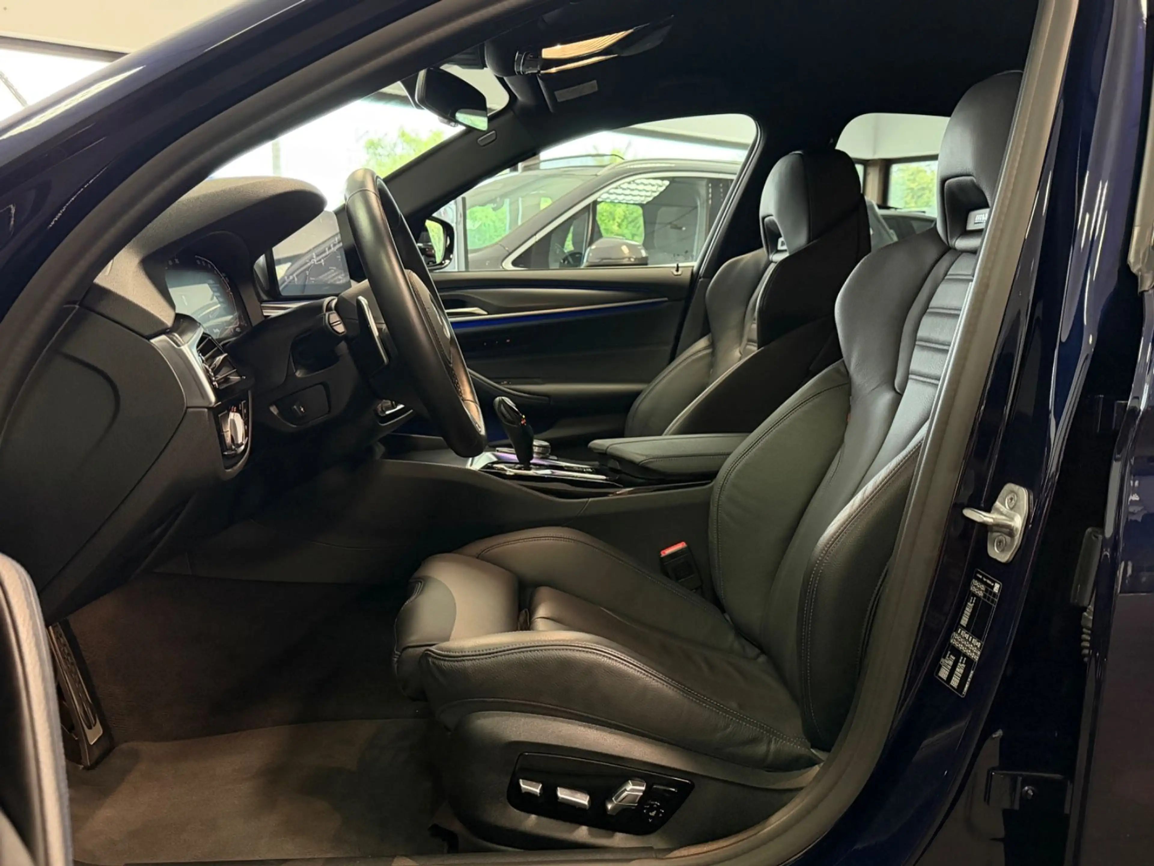 BMW 540 i Lim*M Sport Plus*Laser*Soft-Close*Shadow* — photo 12