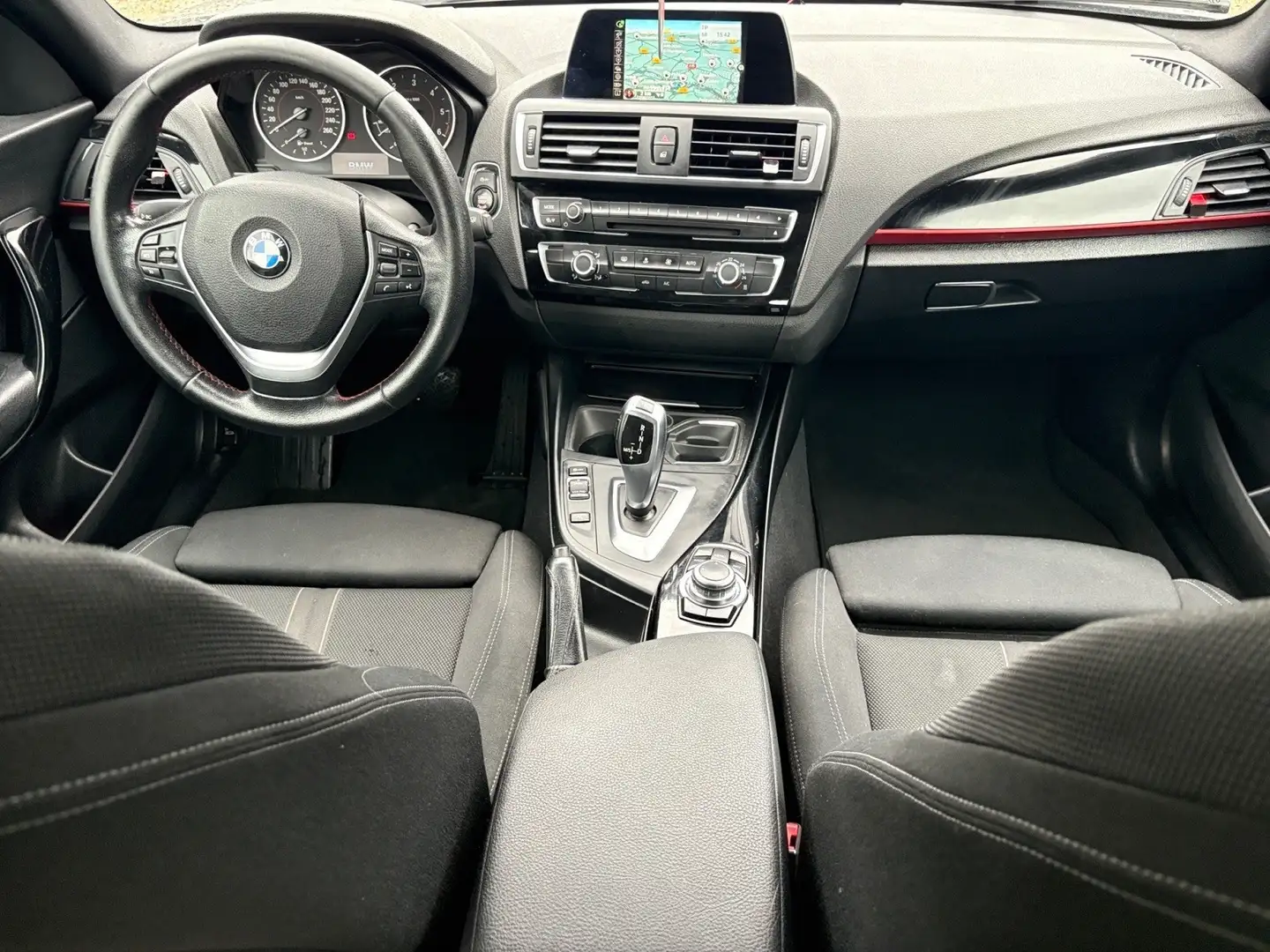 BMW 118 118d 150 ch Sport A Gris - 2