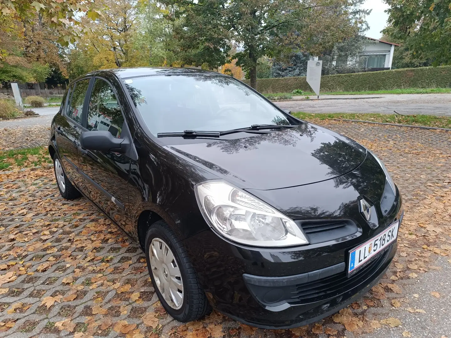 Renault Clio 1.2 16V Authentique - 1