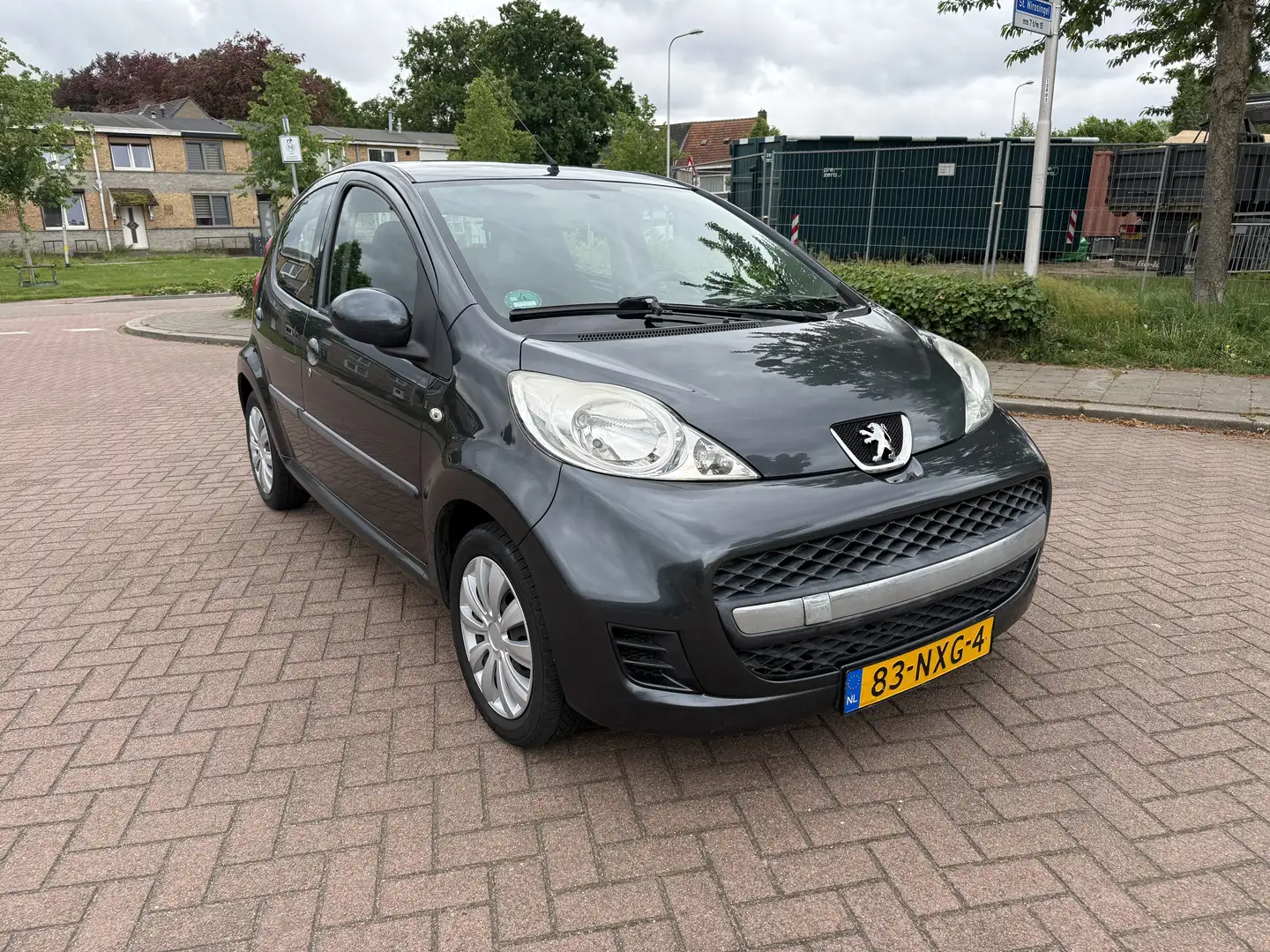 Peugeot 107 1.0-12V XS Airco Elec Ramen 2011 Apk 09/2025 Grijs - 1