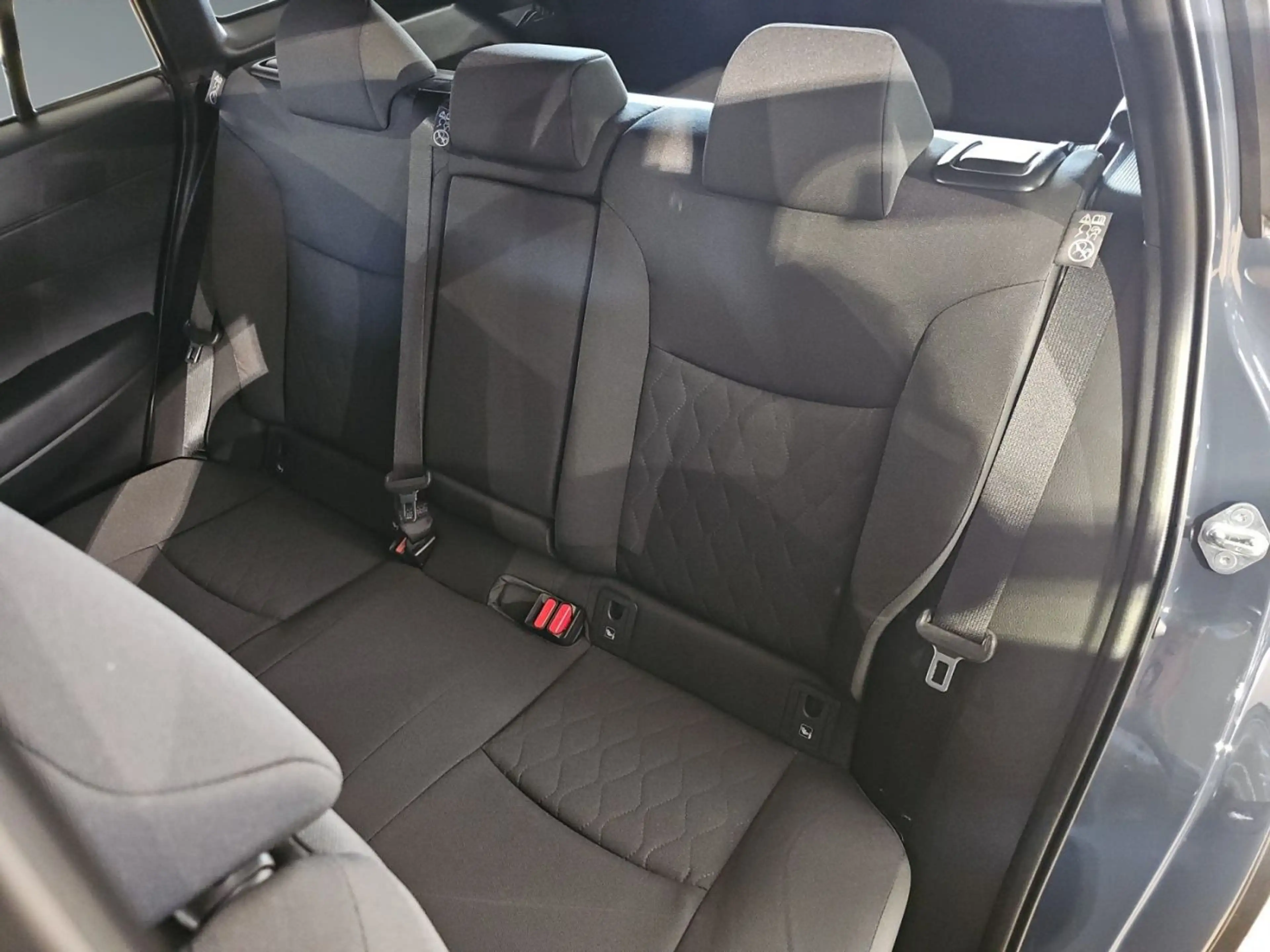 Toyota Corolla Cross 1,8 Teamplayer +div.Farben *Vorlauf — photo 14