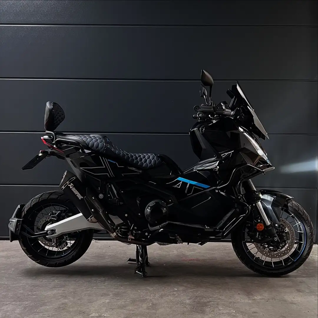 Honda X-ADV Custom 2025 - Akrapovic - 5 jaar Honda garantie - Noir - 2