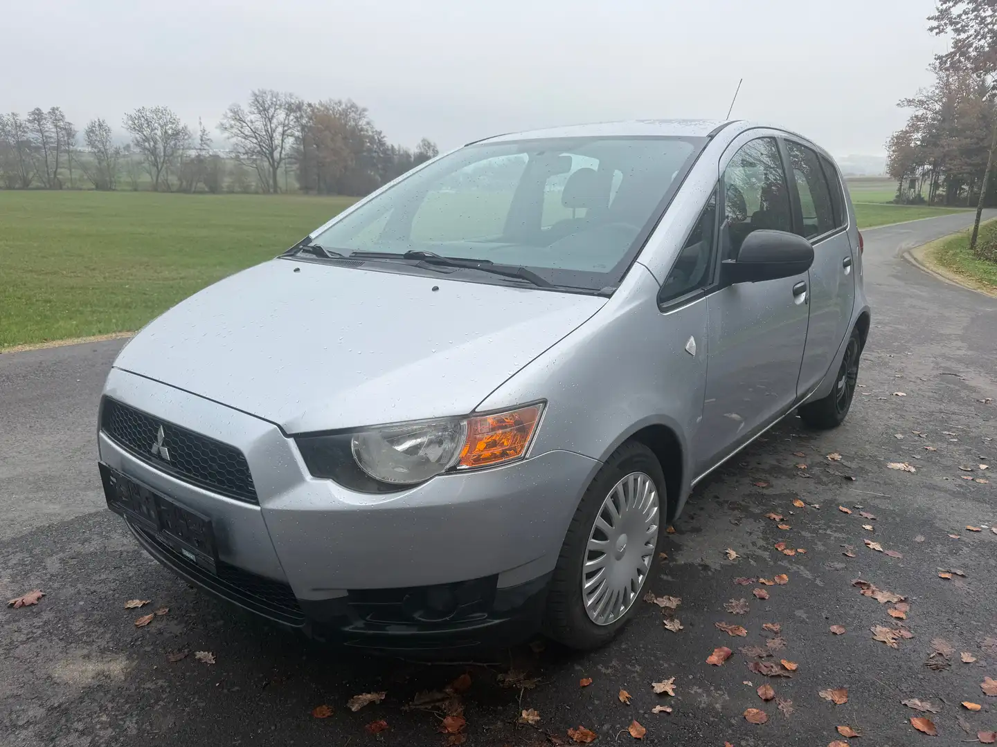 Mitsubishi Colt Grau - 1