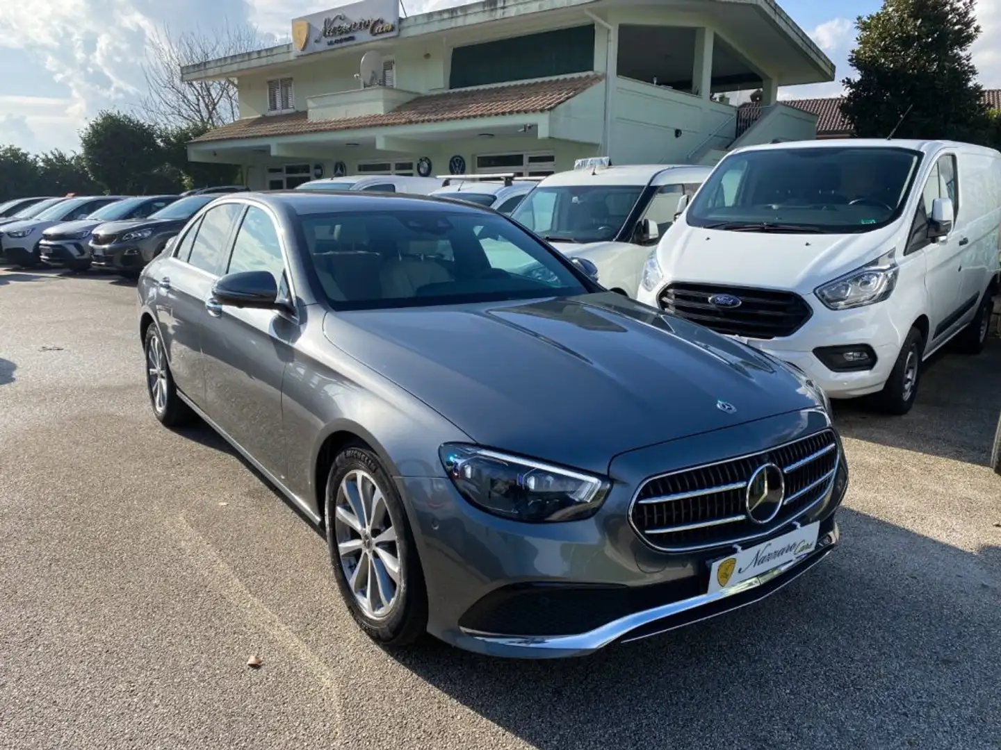 Mercedes-Benz E 220 d Auto Premium Plus FULL OPTIONAL Gris - 1