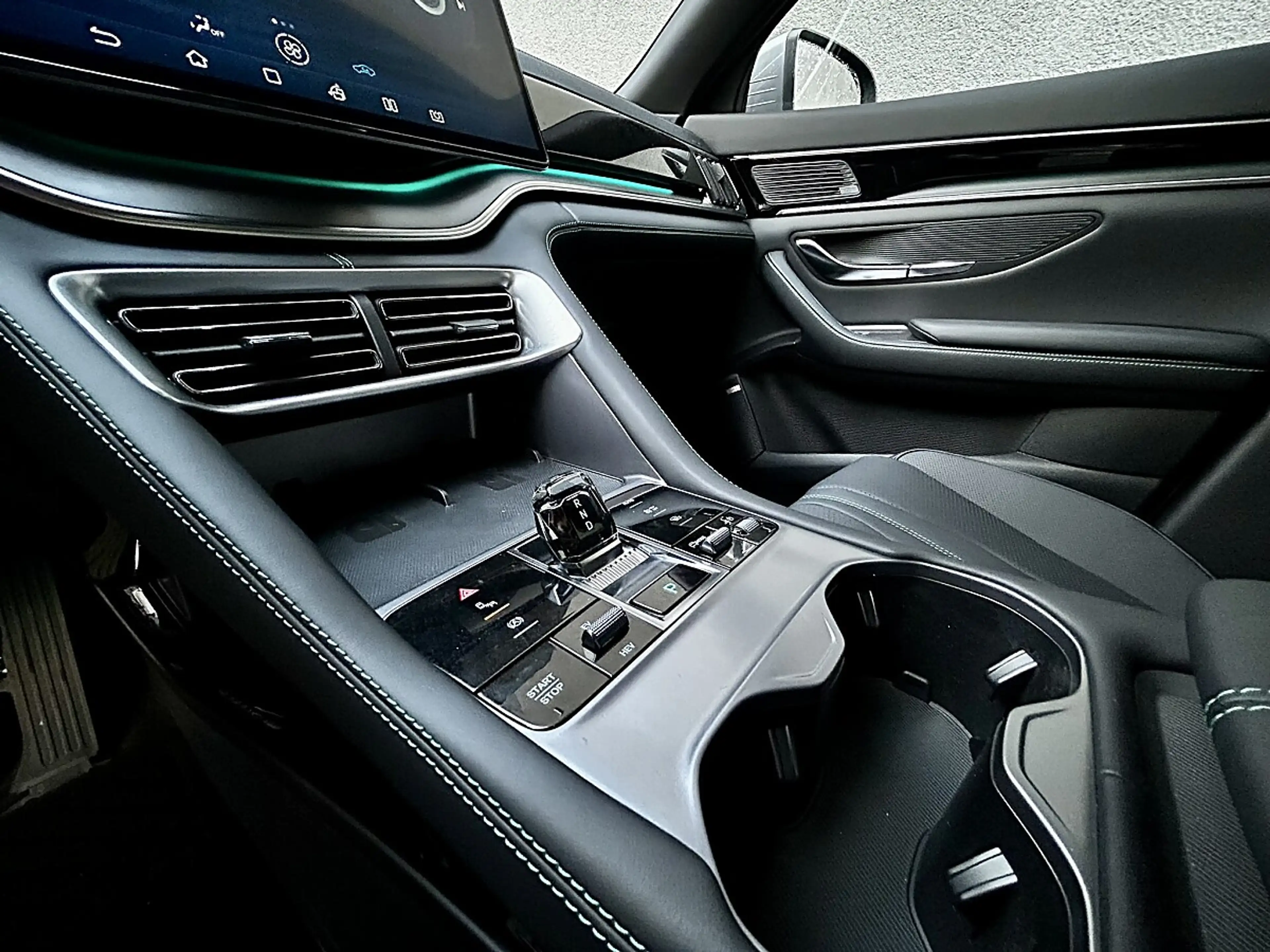 BYD Seal U DM-i PHEV 18,3kWh AWD Design LEASING AKTION — photo 14