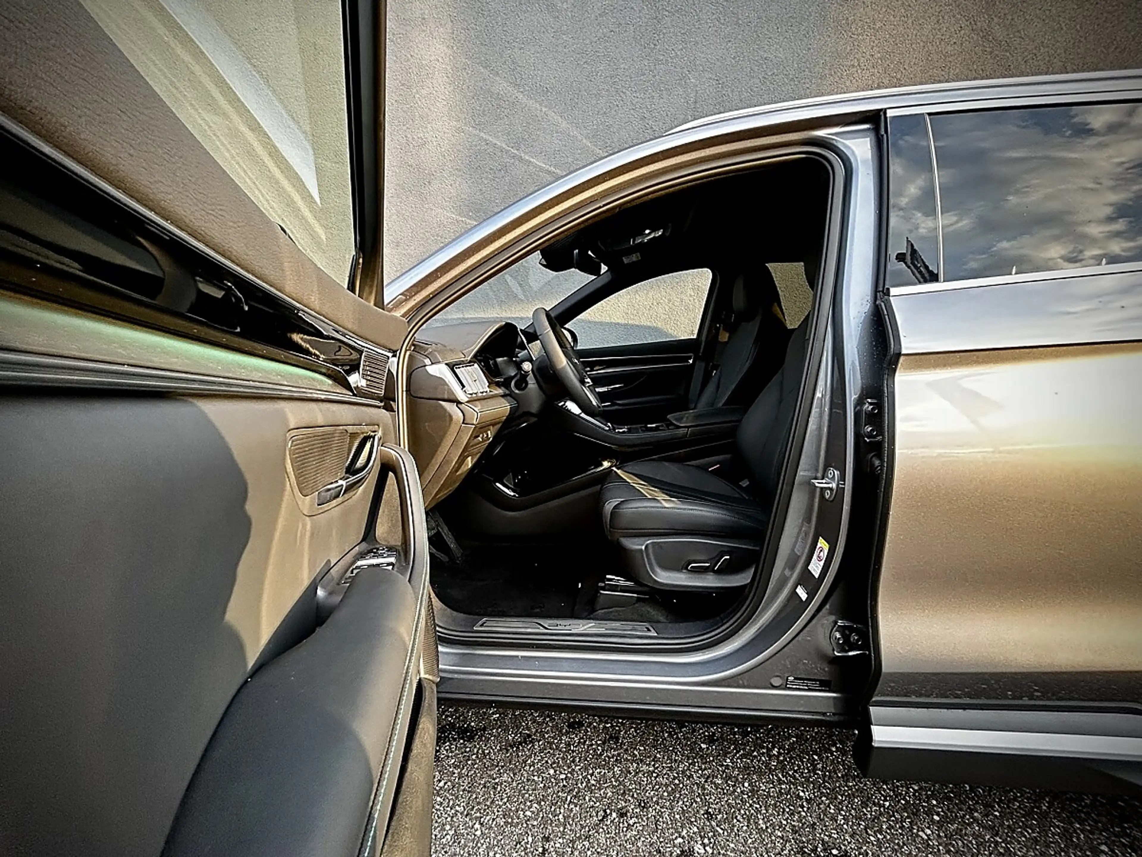BYD Seal U DM-i PHEV 18,3kWh AWD Design LEASING AKTION — photo 7