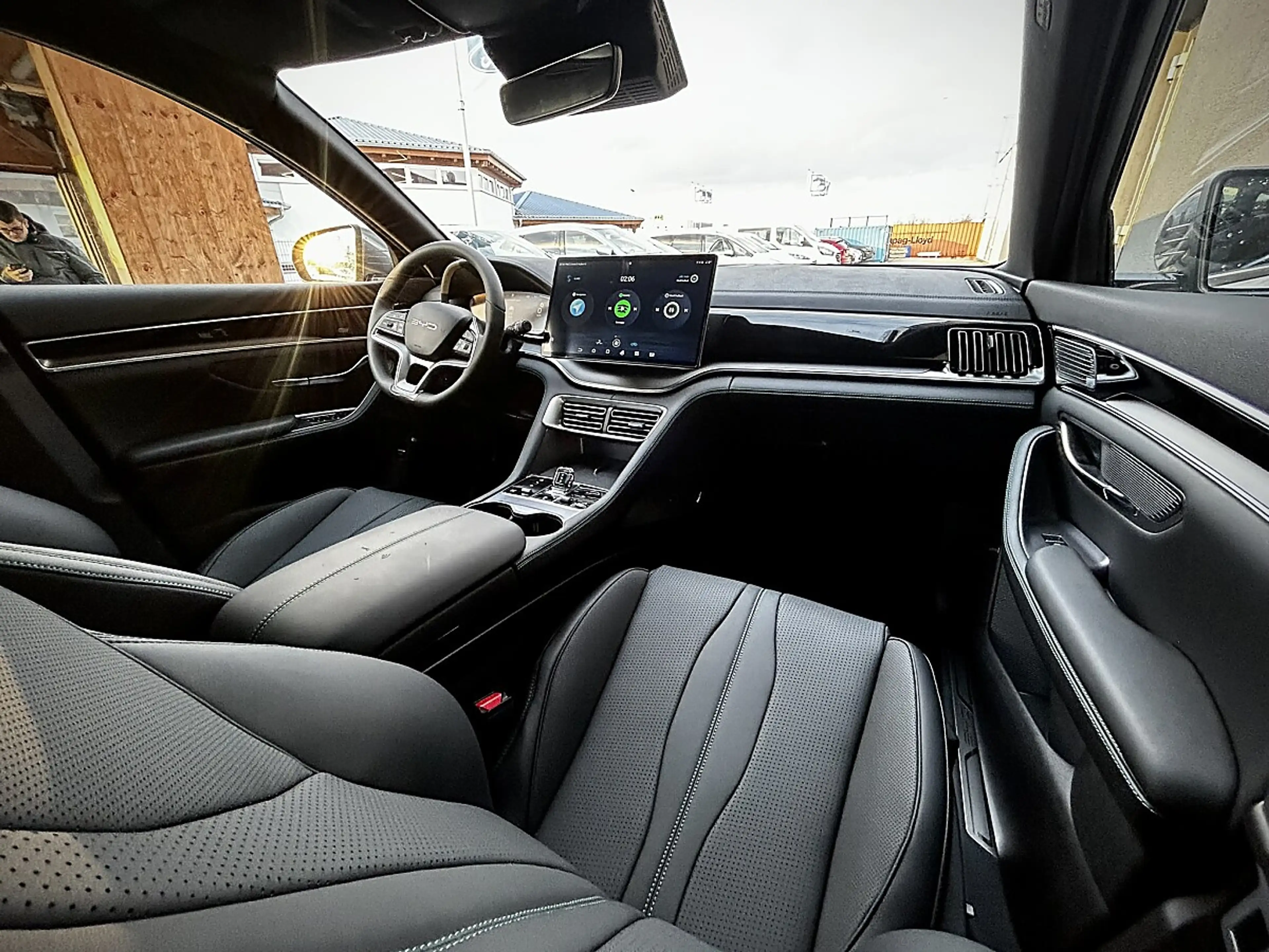 BYD Seal U DM-i PHEV 18,3kWh AWD Design LEASING AKTION — photo 10
