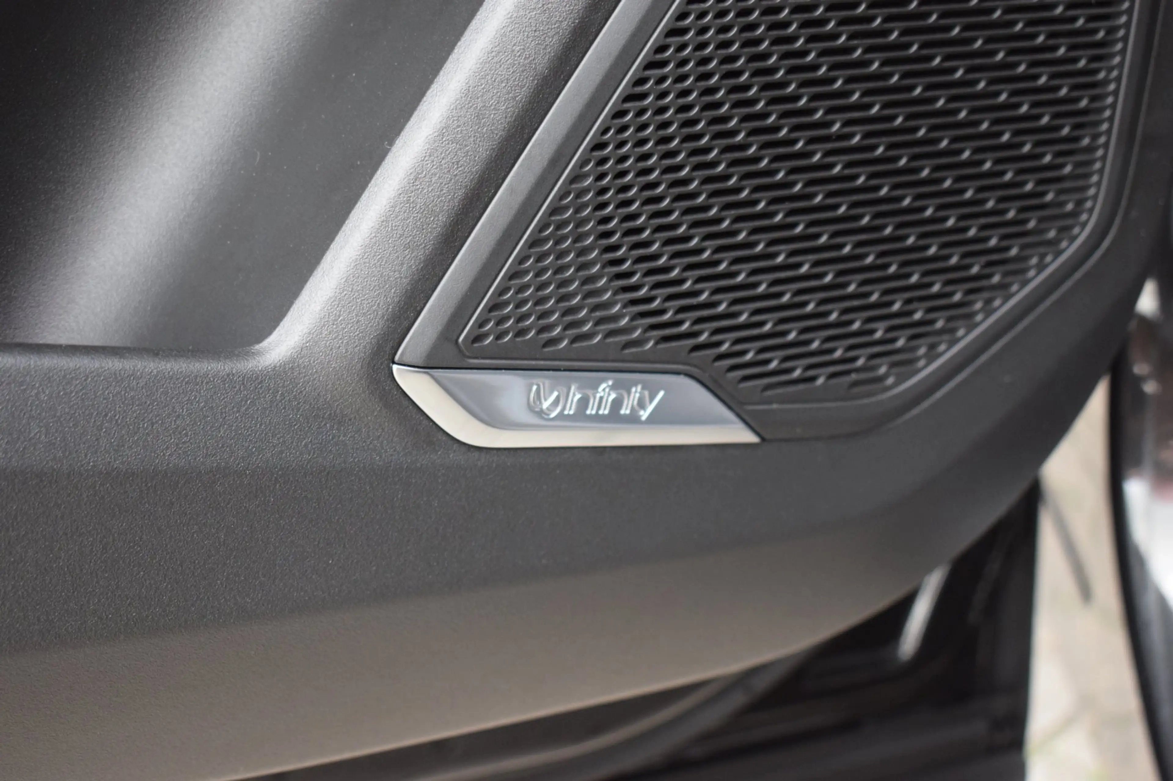 Lynk & Co 01 1.5 PHEV BLACK-EDITION / TREKHAAK / VIRTUAL / 360 — photo 8