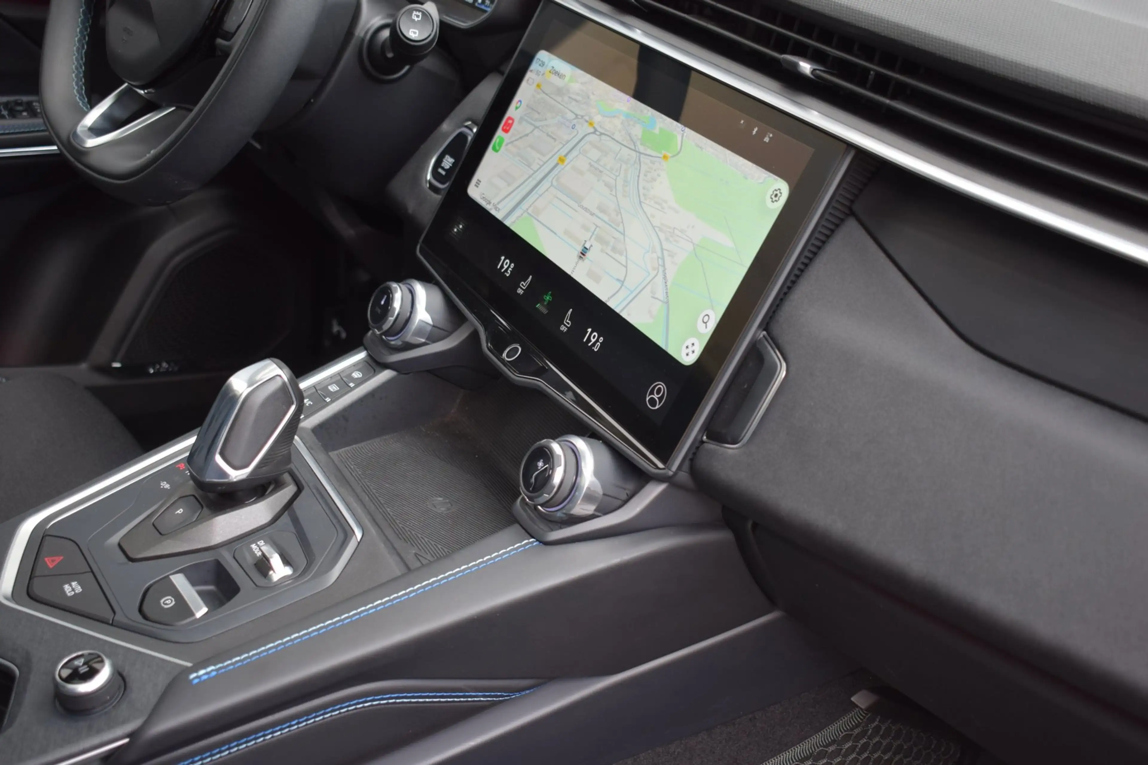Lynk & Co 01 1.5 PHEV BLACK-EDITION / TREKHAAK / VIRTUAL / 360 — photo 42