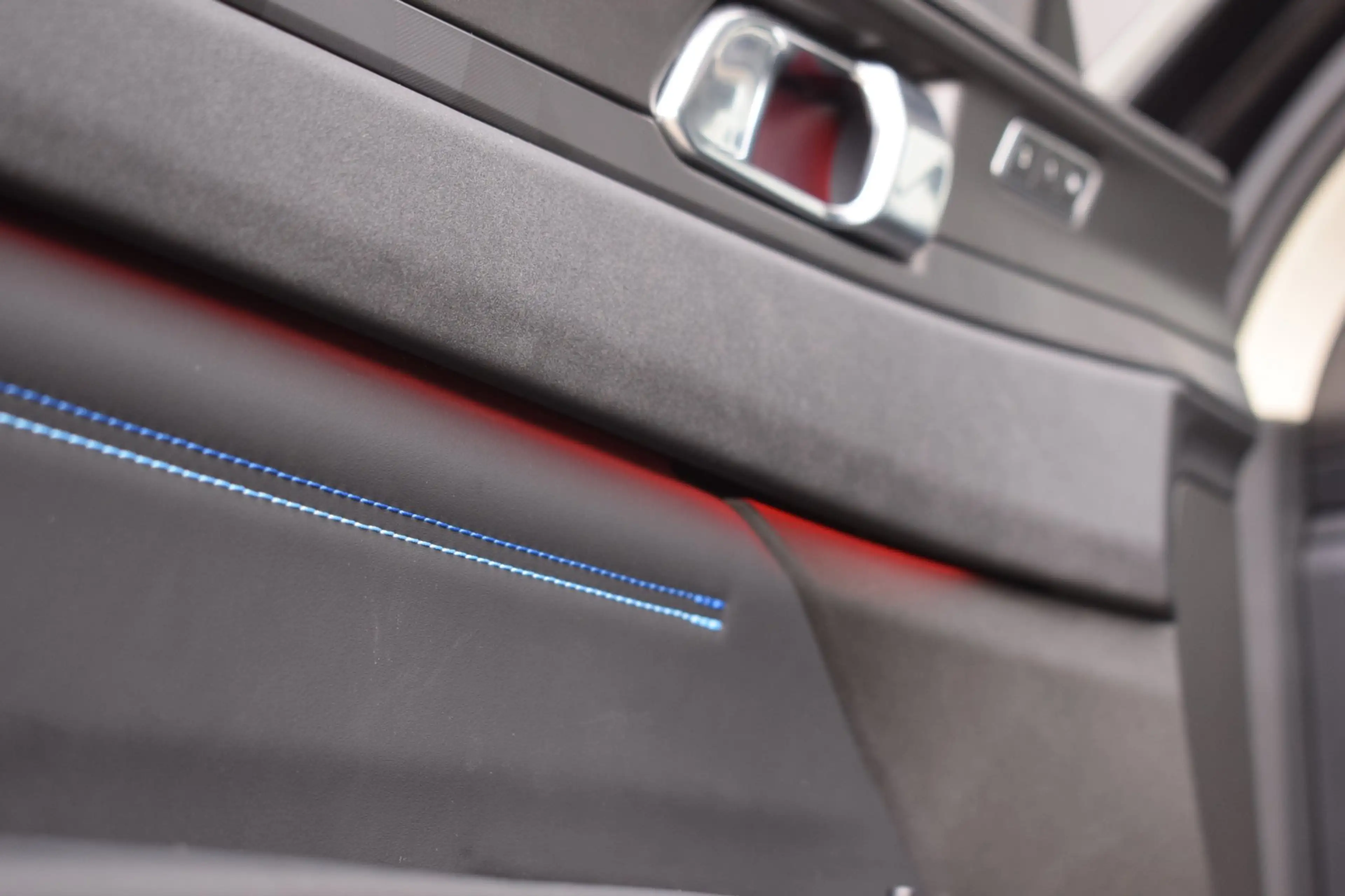 Lynk & Co 01 1.5 PHEV BLACK-EDITION / TREKHAAK / VIRTUAL / 360 — photo 14