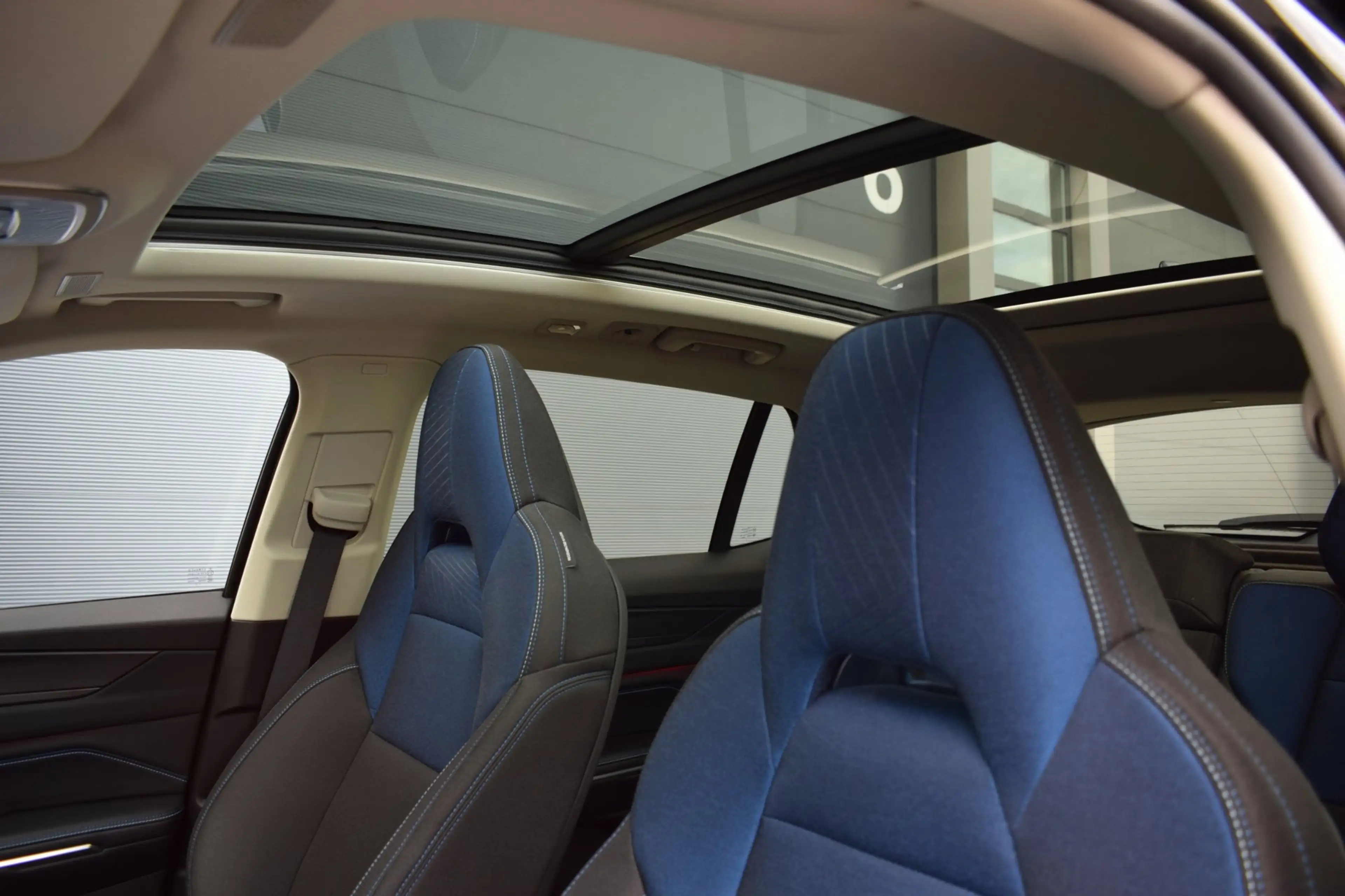 Lynk & Co 01 1.5 PHEV BLACK-EDITION / TREKHAAK / VIRTUAL / 360 — photo 5