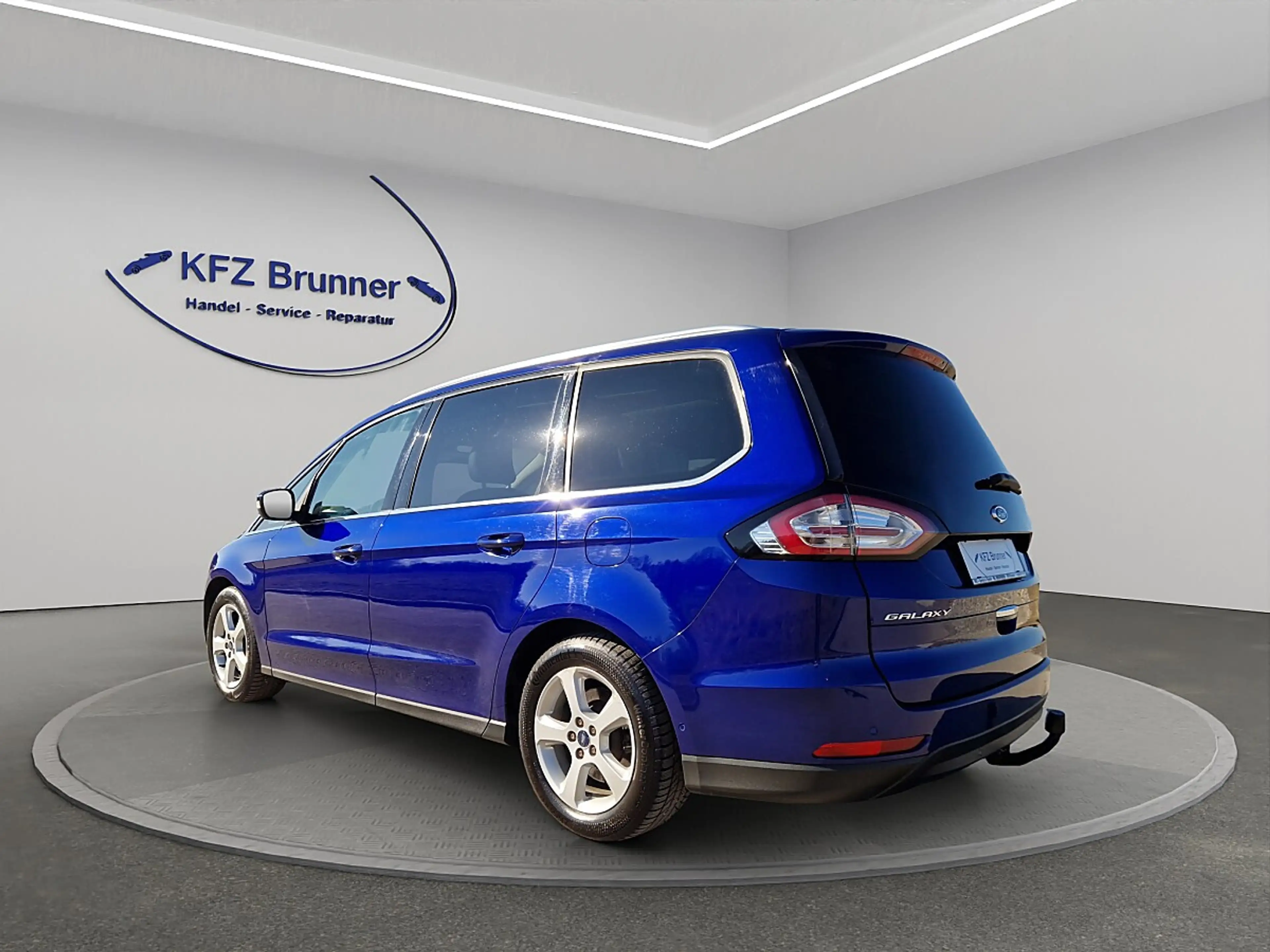 Ford Galaxy **4x4,7-Sitzer,AHK,Pano,LED** — photo 4