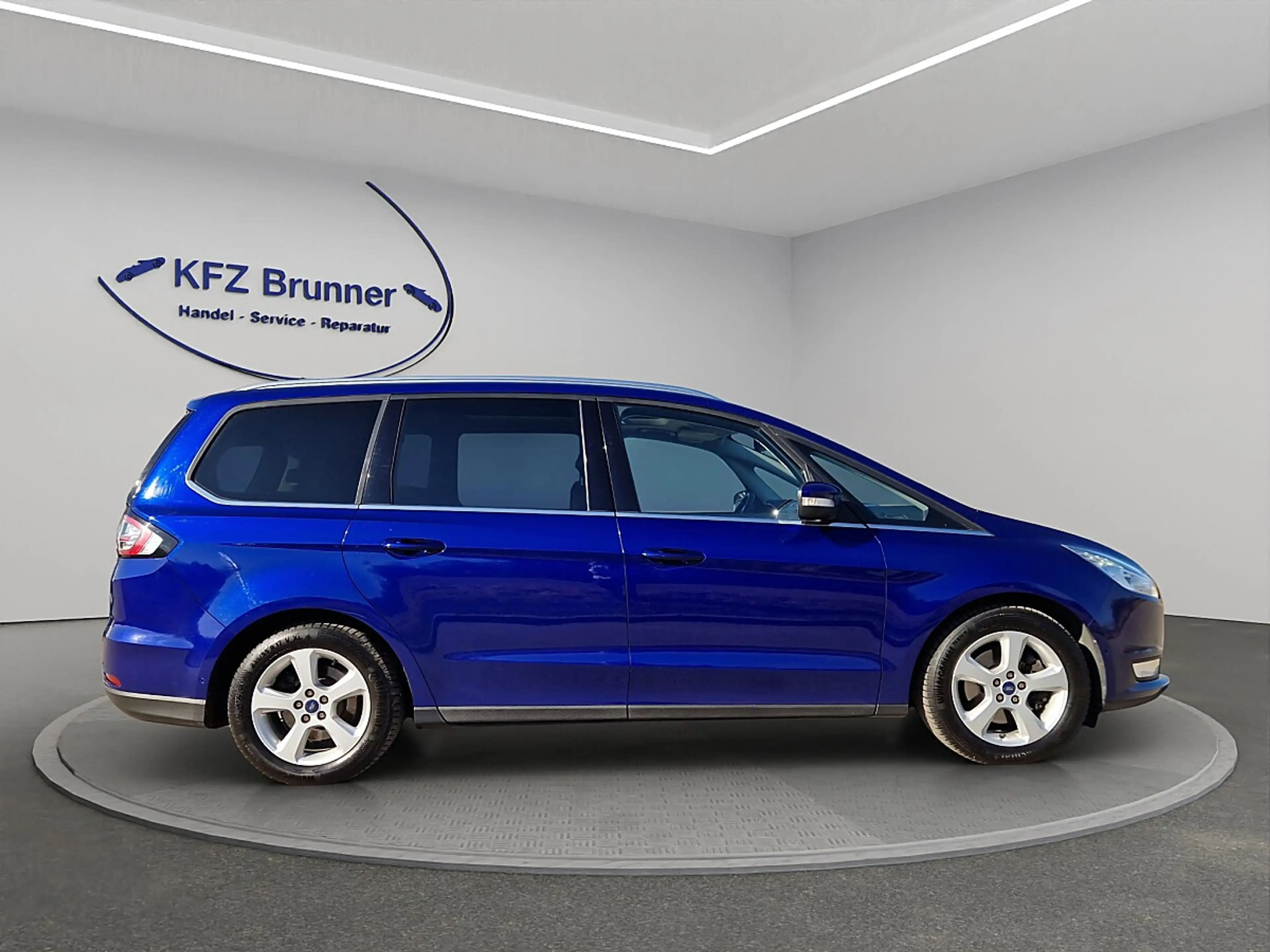 Ford Galaxy **4x4,7-Sitzer,AHK,Pano,LED** — photo 9