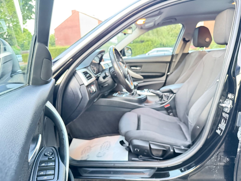 BMW 318 3 Touring 318 d*XENON*NAVI*KLIMATR*ALU*PDC* — photo 12