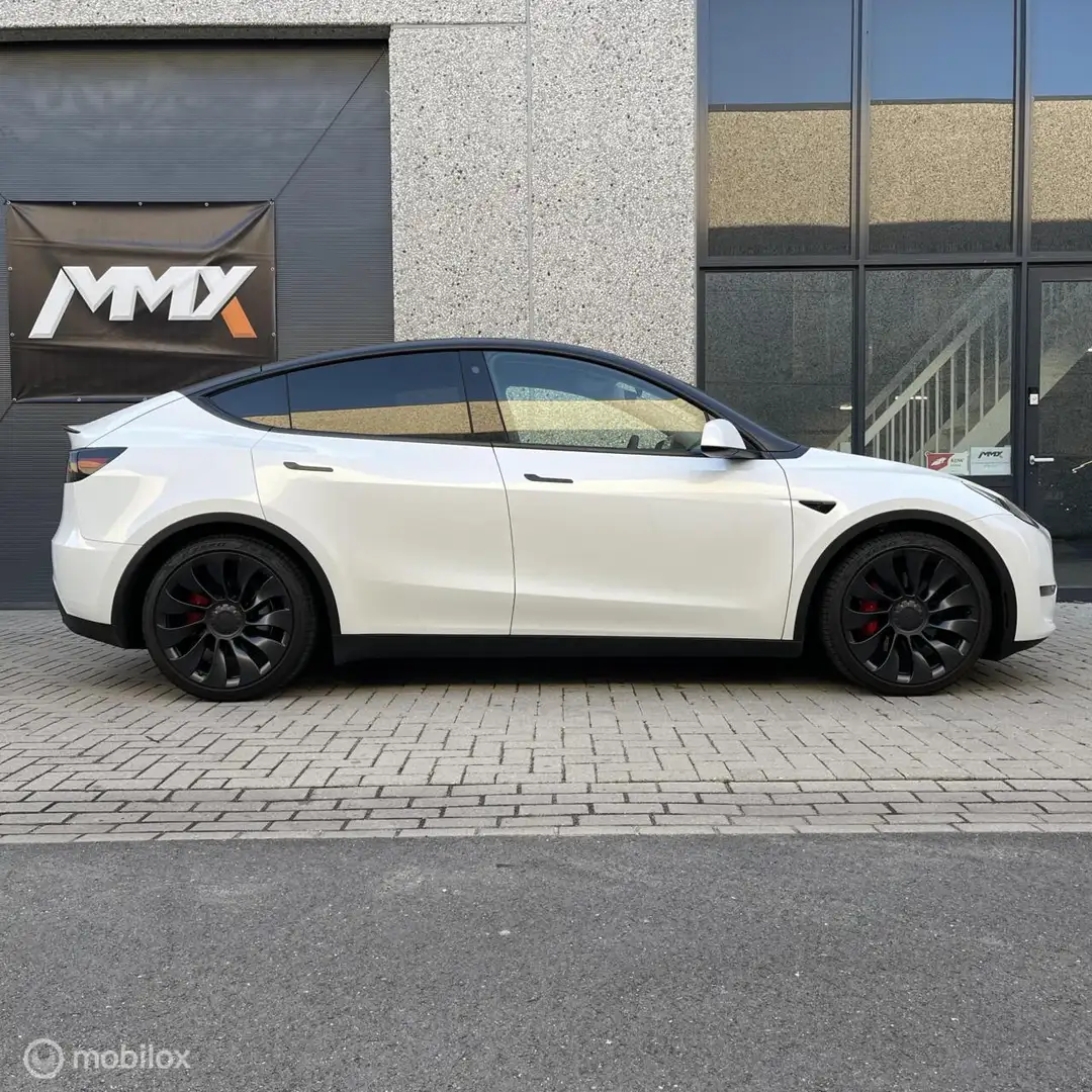 Tesla Model Y Performance + MMX PACK Blanc - 2