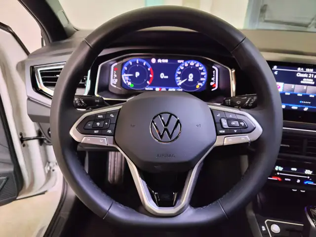 Volkswagen Taigo view 11