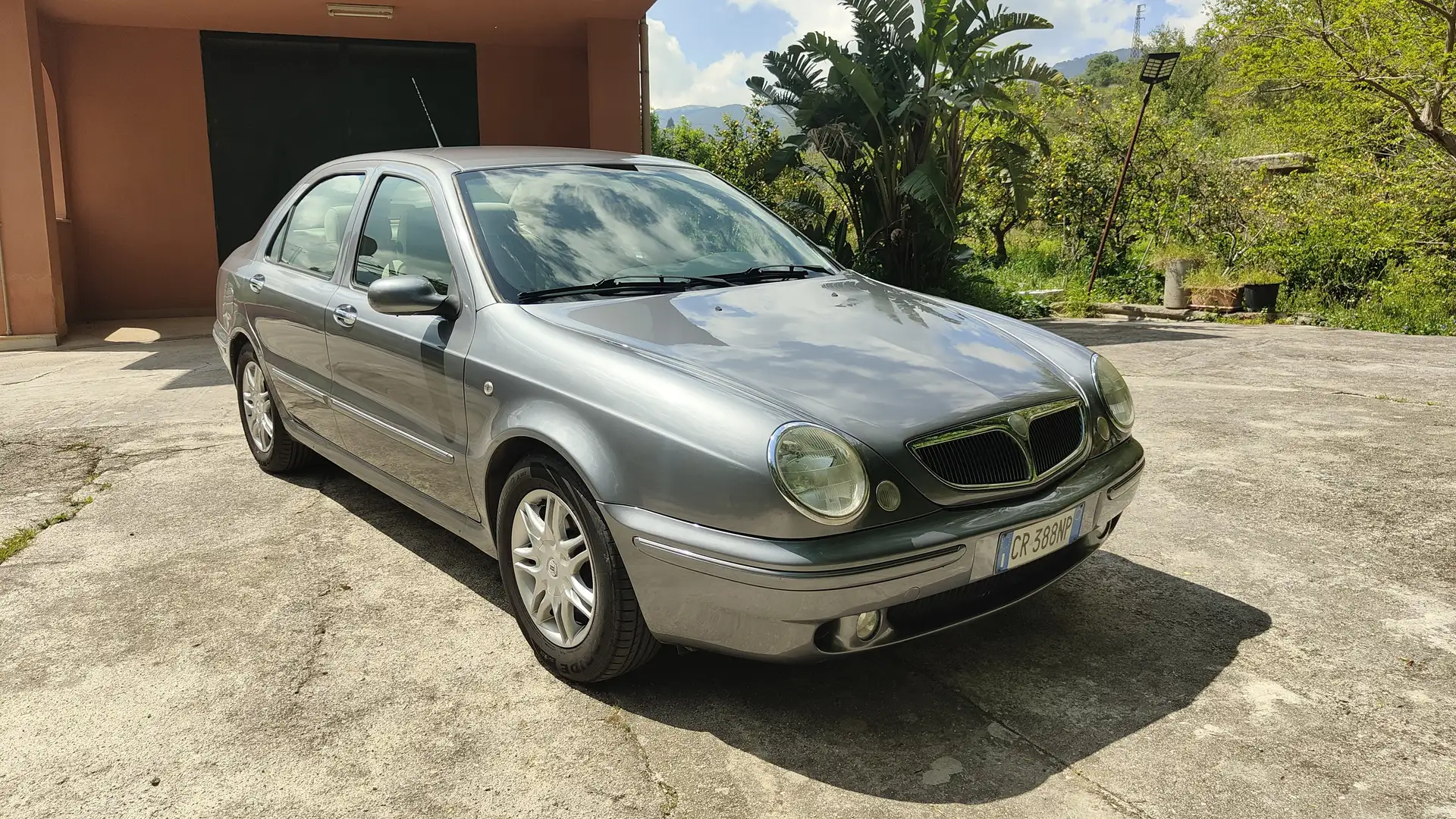 Lancia Lybra Lybra Berlina 1.9 jtd Emblema Gris - 1