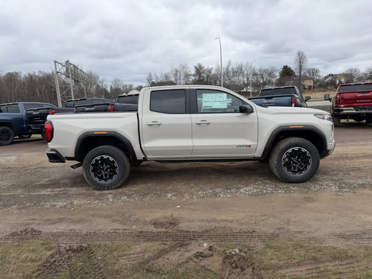 GMC Canyon снимка GMC Canyon