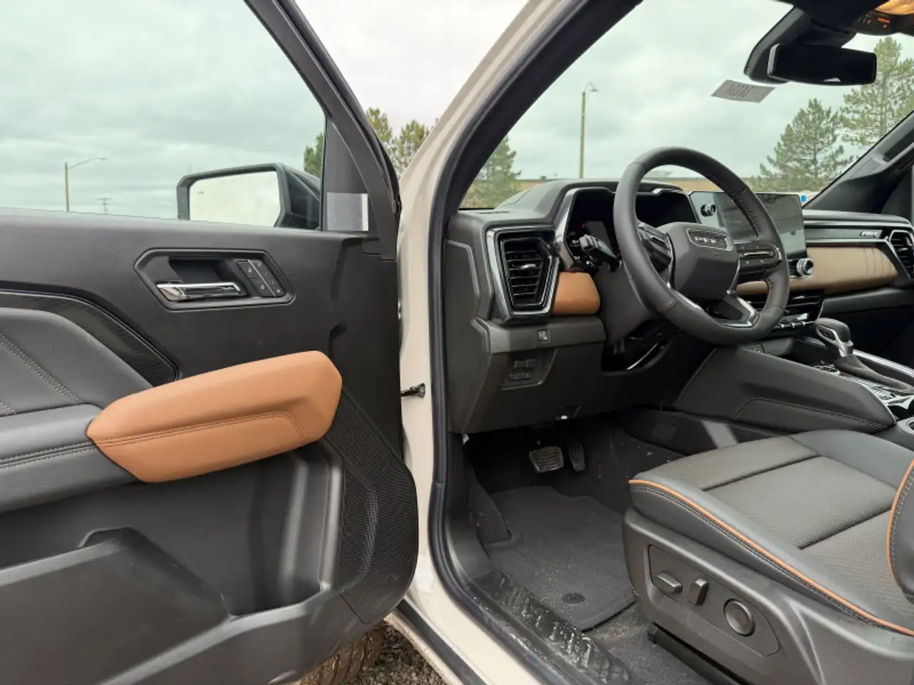 GMC Canyon снимка GMC Canyon