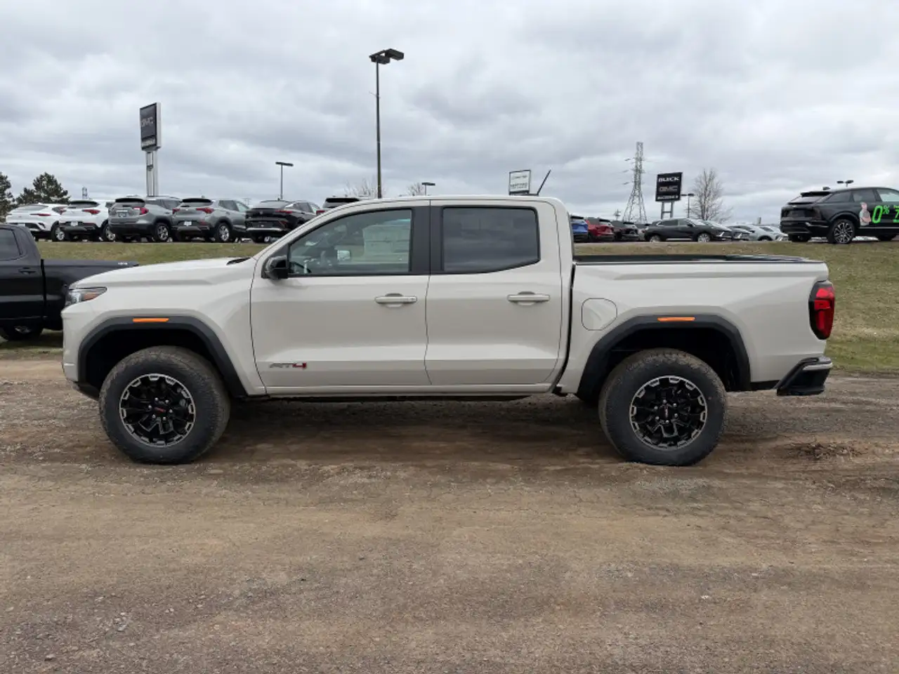 GMC Canyon снимка GMC Canyon