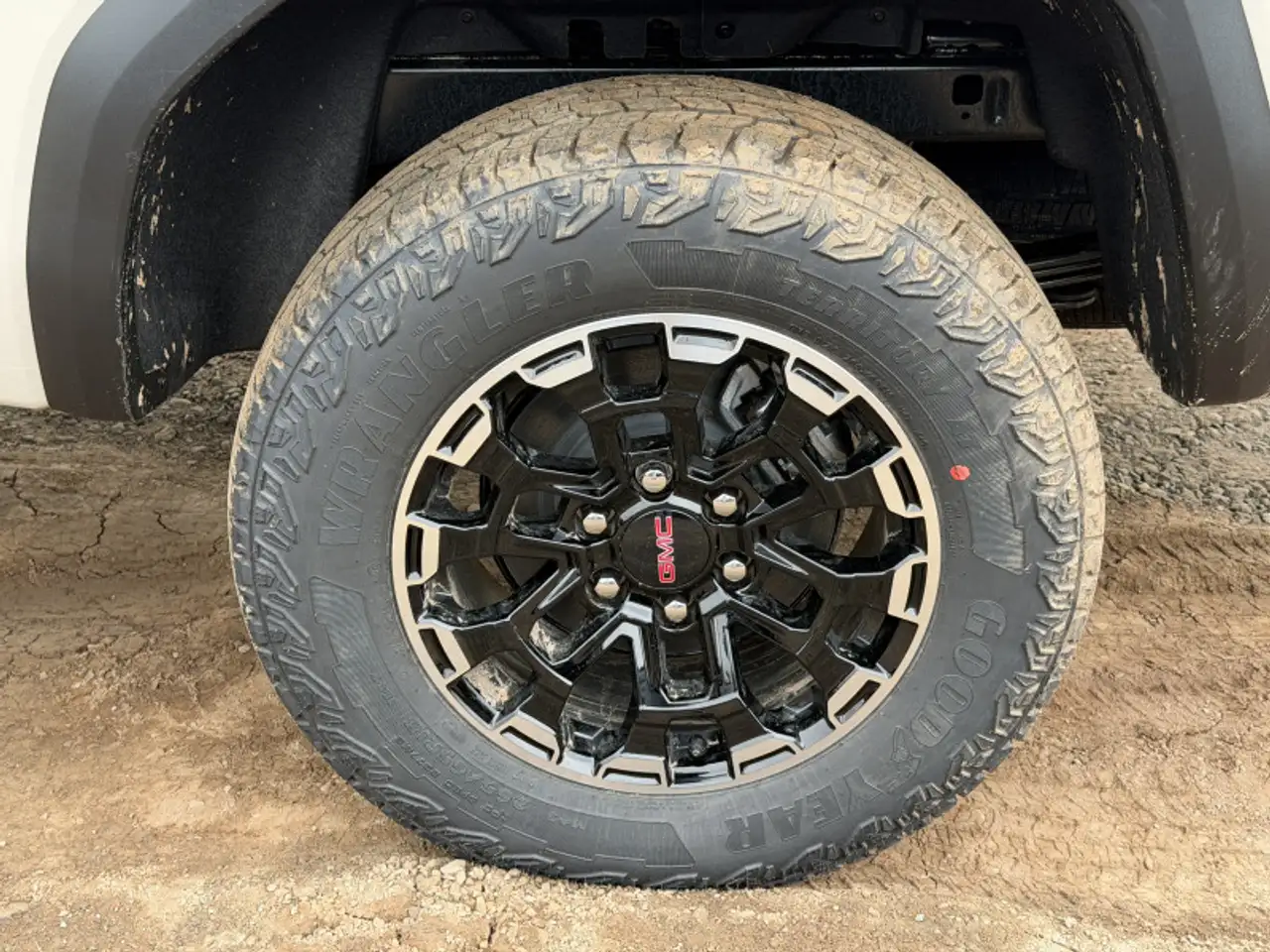 GMC Canyon снимка GMC Canyon