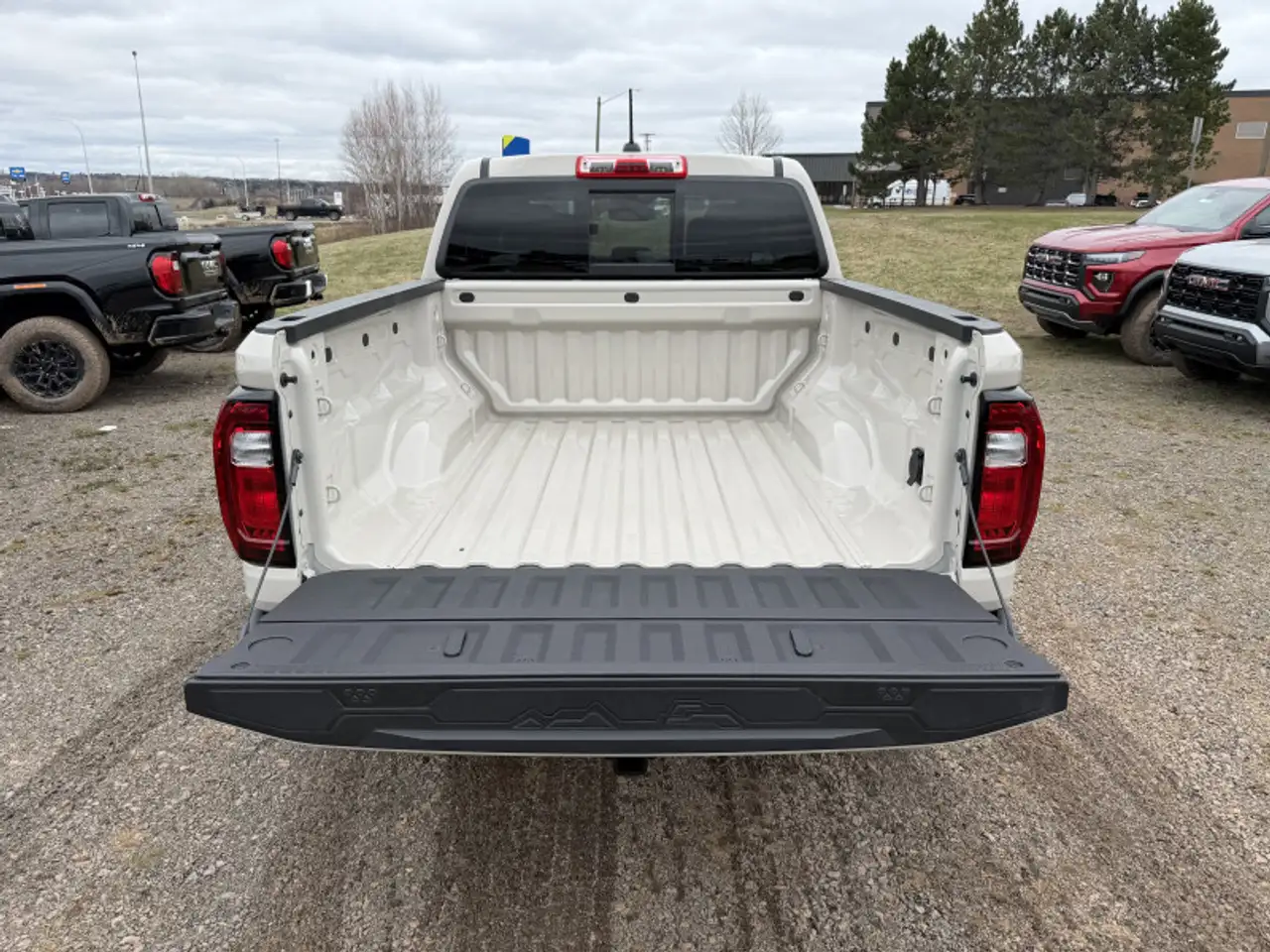 GMC Canyon снимка GMC Canyon