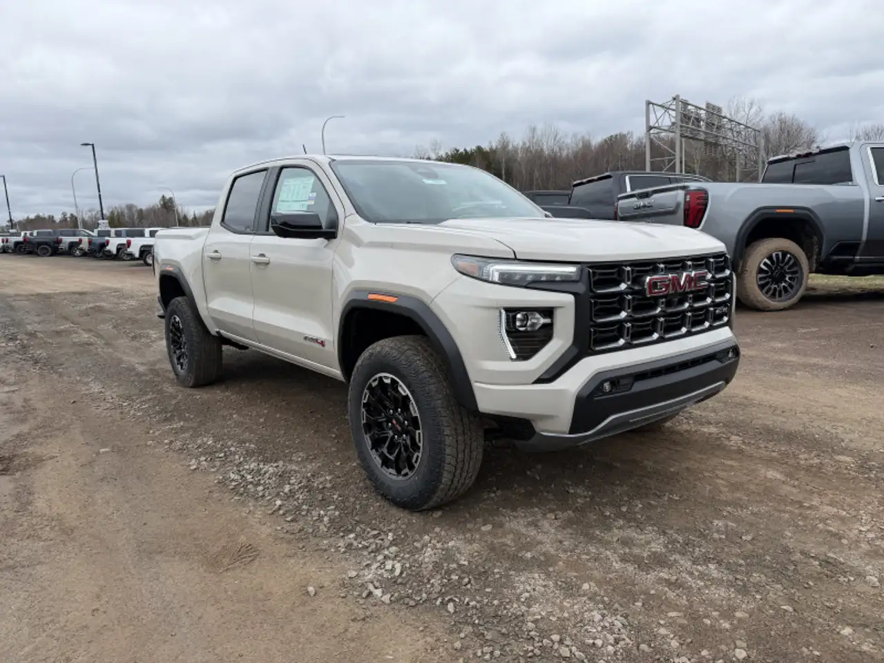 GMC Canyon снимка GMC Canyon