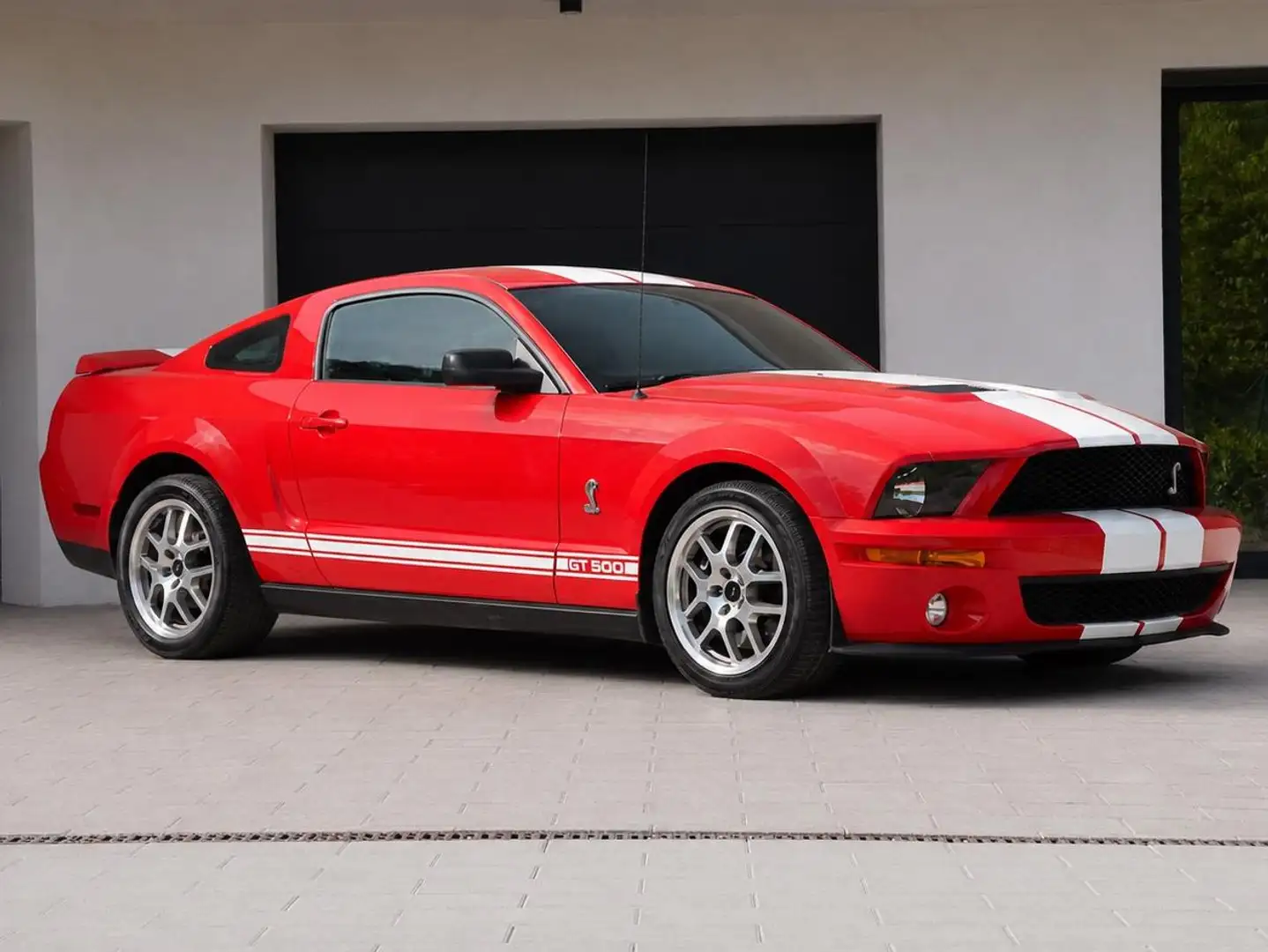 Shelby GT 500 V8 SUPERCHARGED Rot - 2